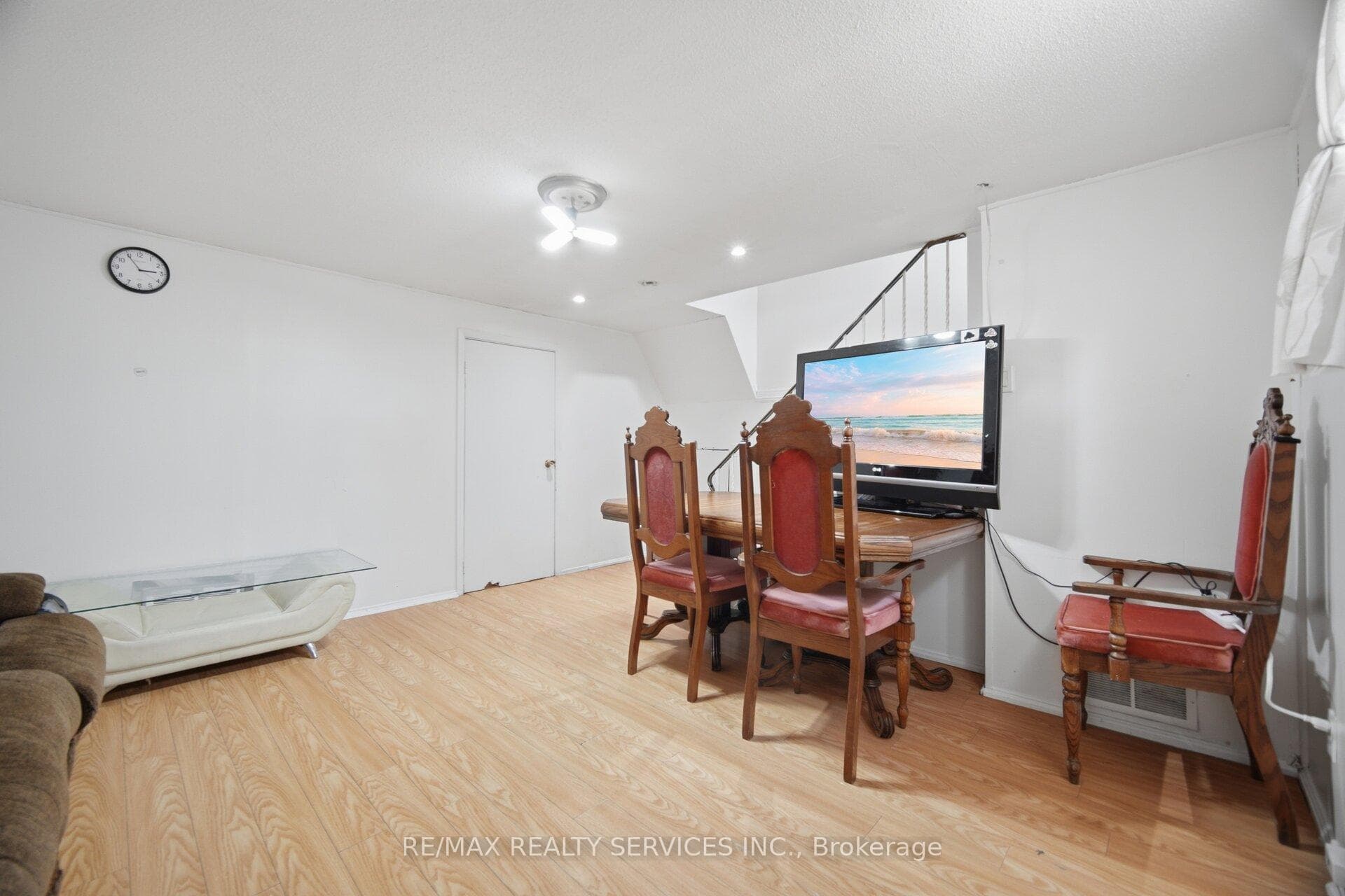 7493 Netherwood Road photo 36