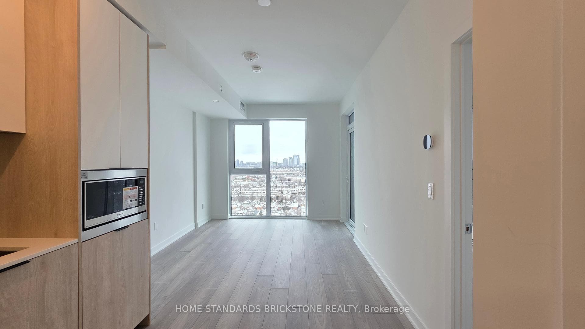 1007 The Queensway N/A Unit 1510 photo 1
