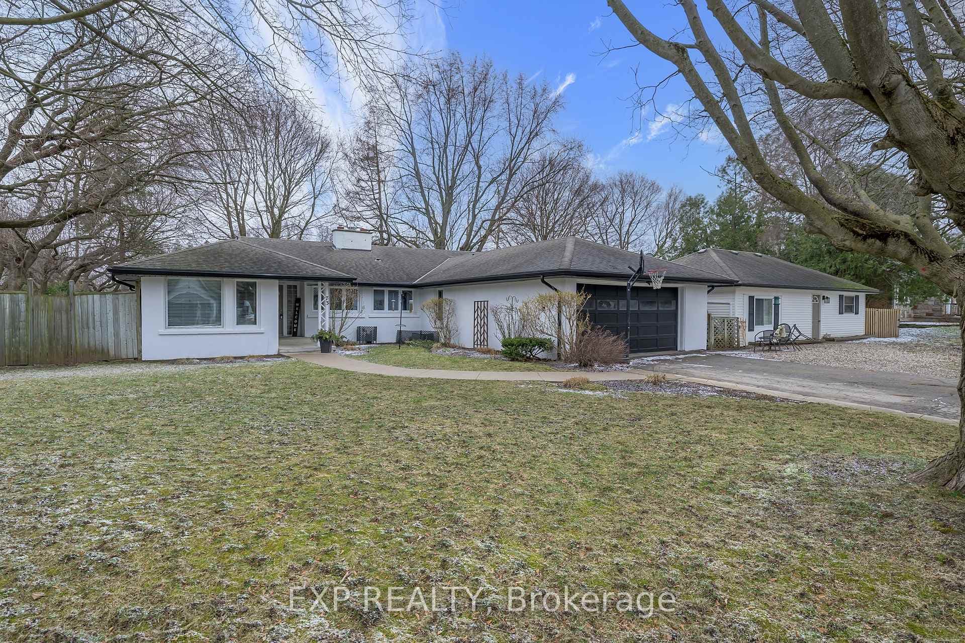 73 Broadway Avenue photo 3