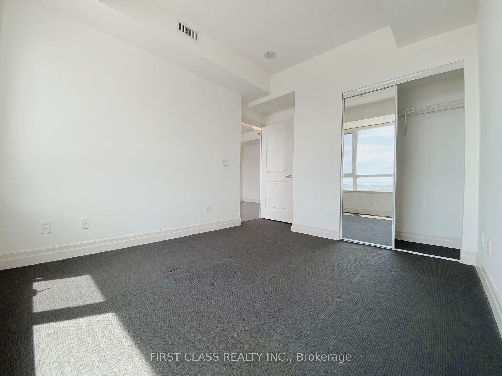8110 Birchmount Road Unit 821 photo 14