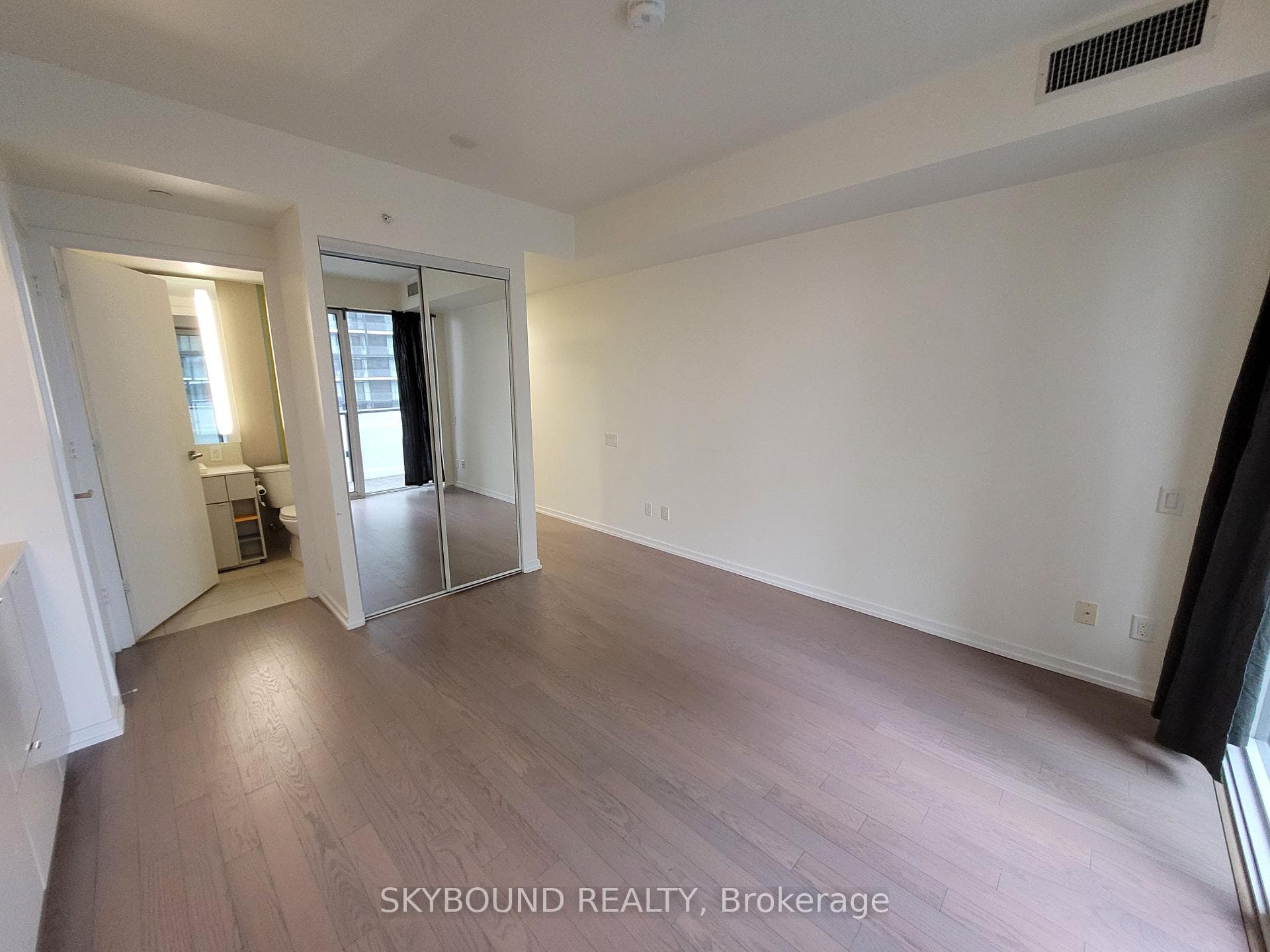 101 Peter Street Unit 2302 photo 8