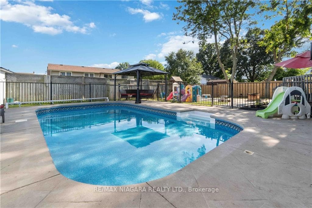 6736 Buckingham Drive photo 23