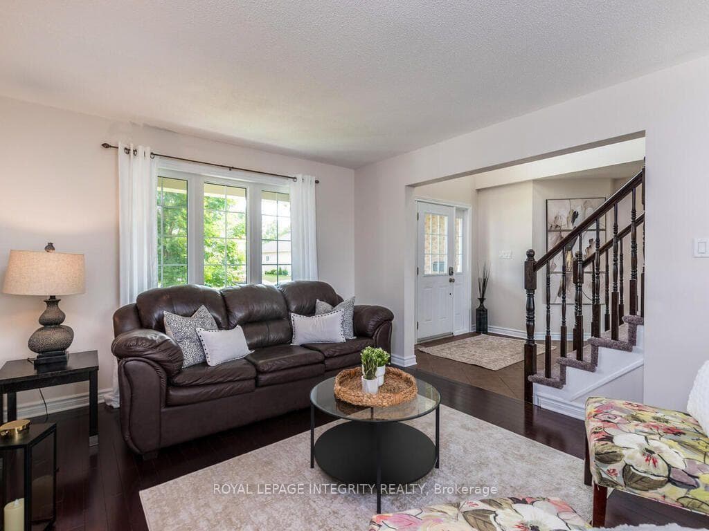 111 Comba Drive photo 6