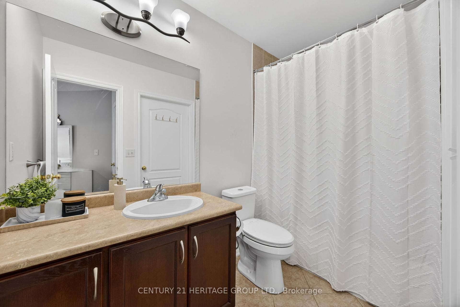 112 Simcoe Road Unit 214 photo 26