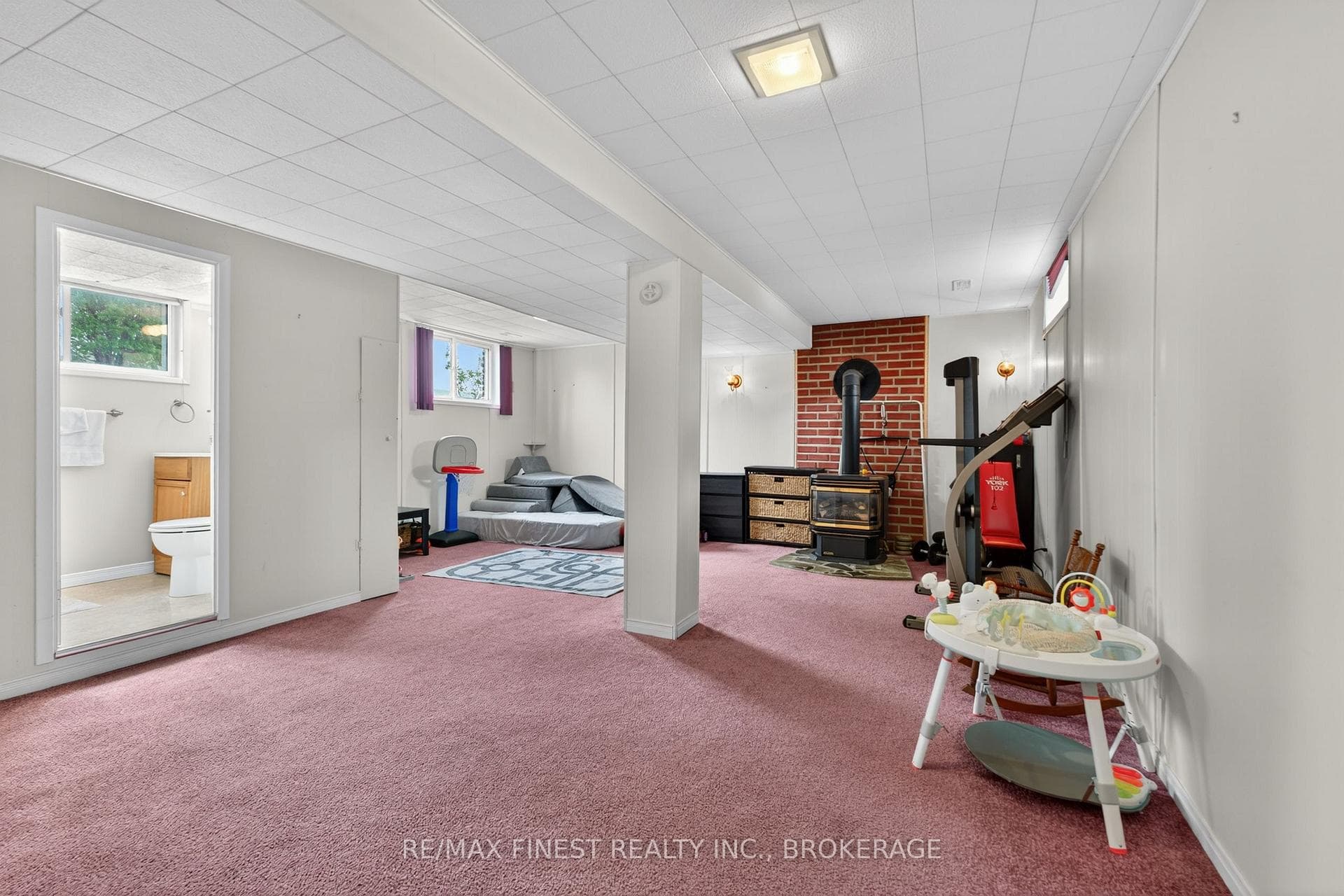14 Chesterfield Drive photo 24