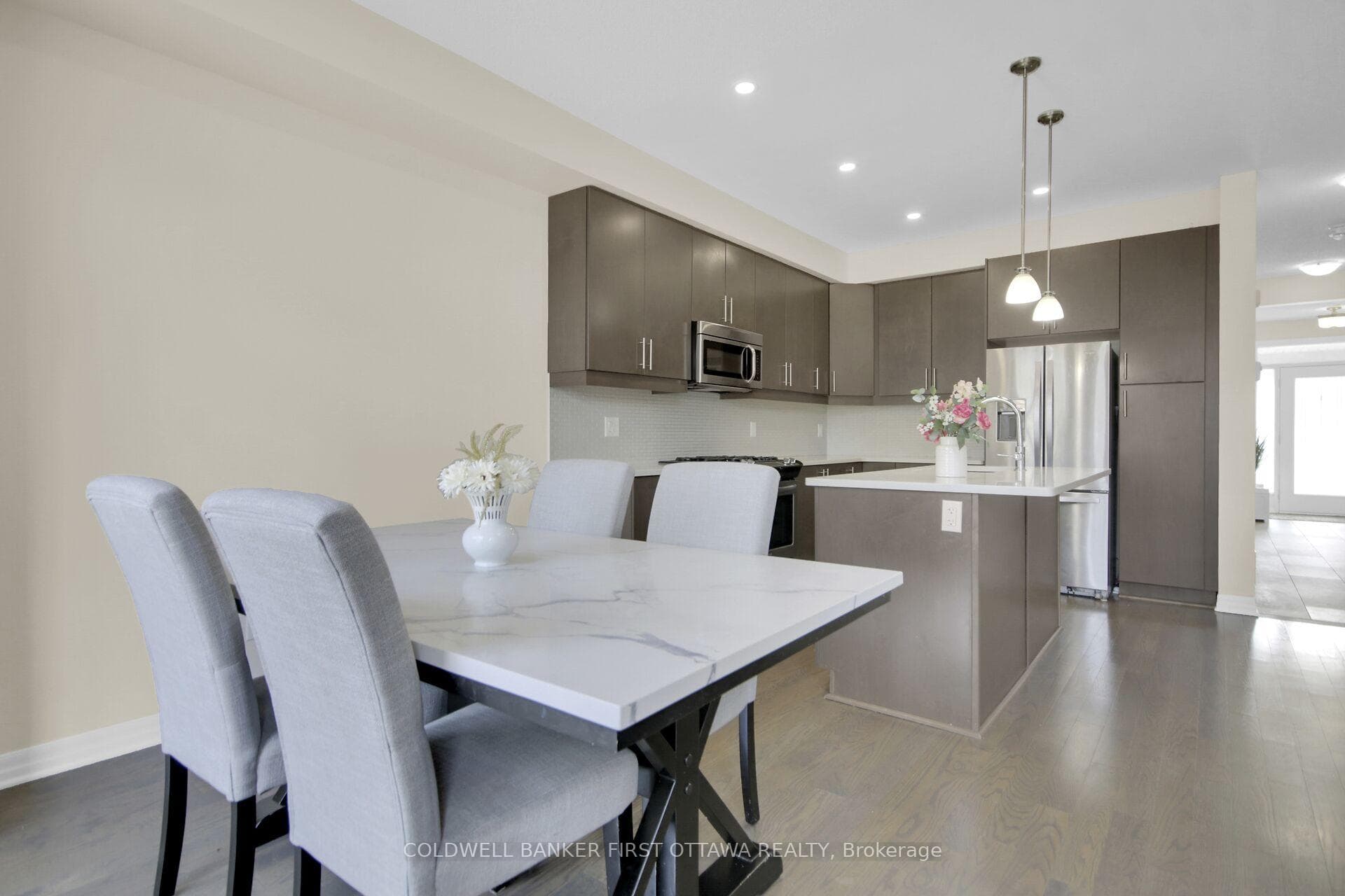 168 Hawkshaw Crescent photo 11