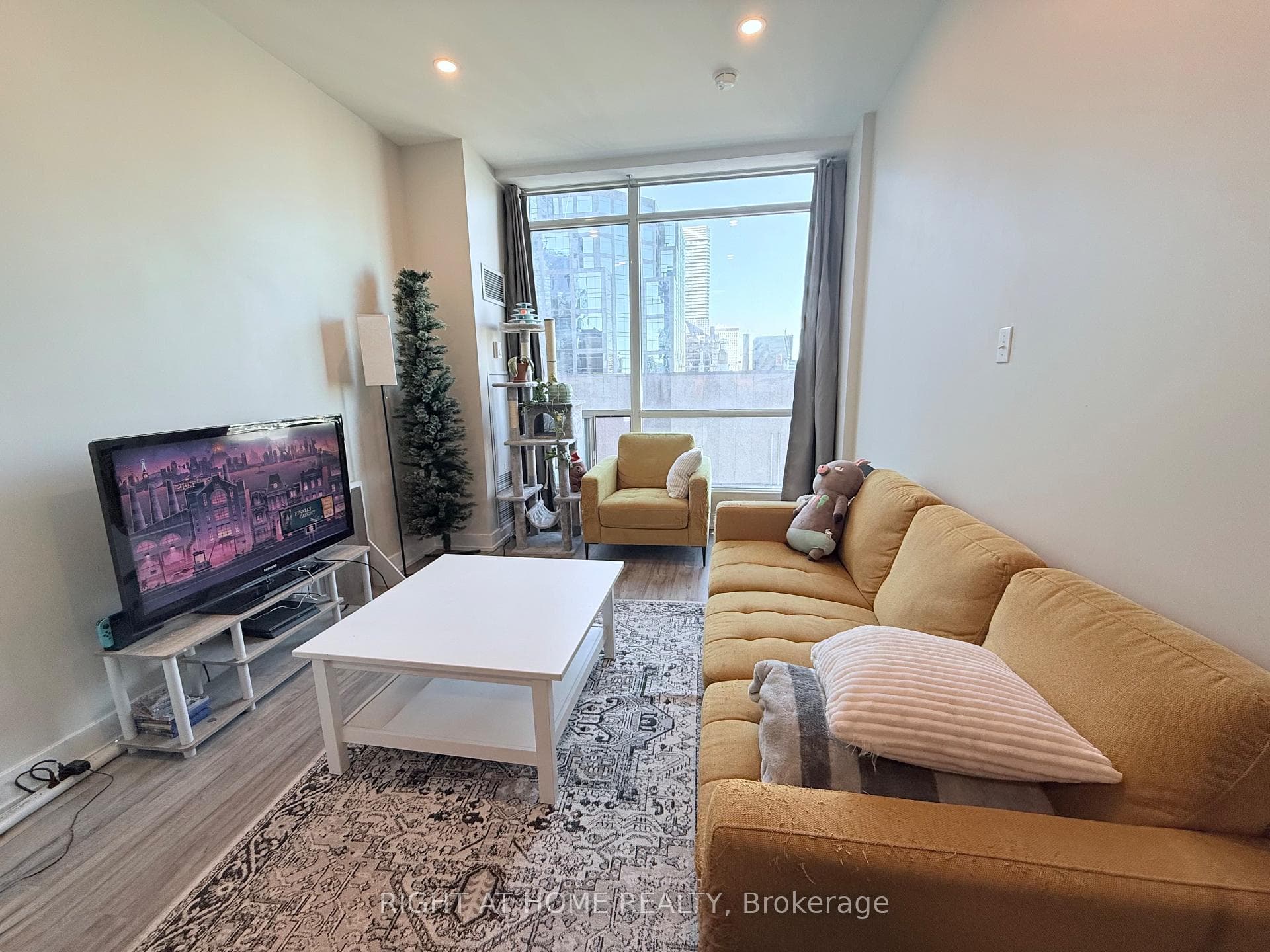 7 King Street Unit 2310 photo 2