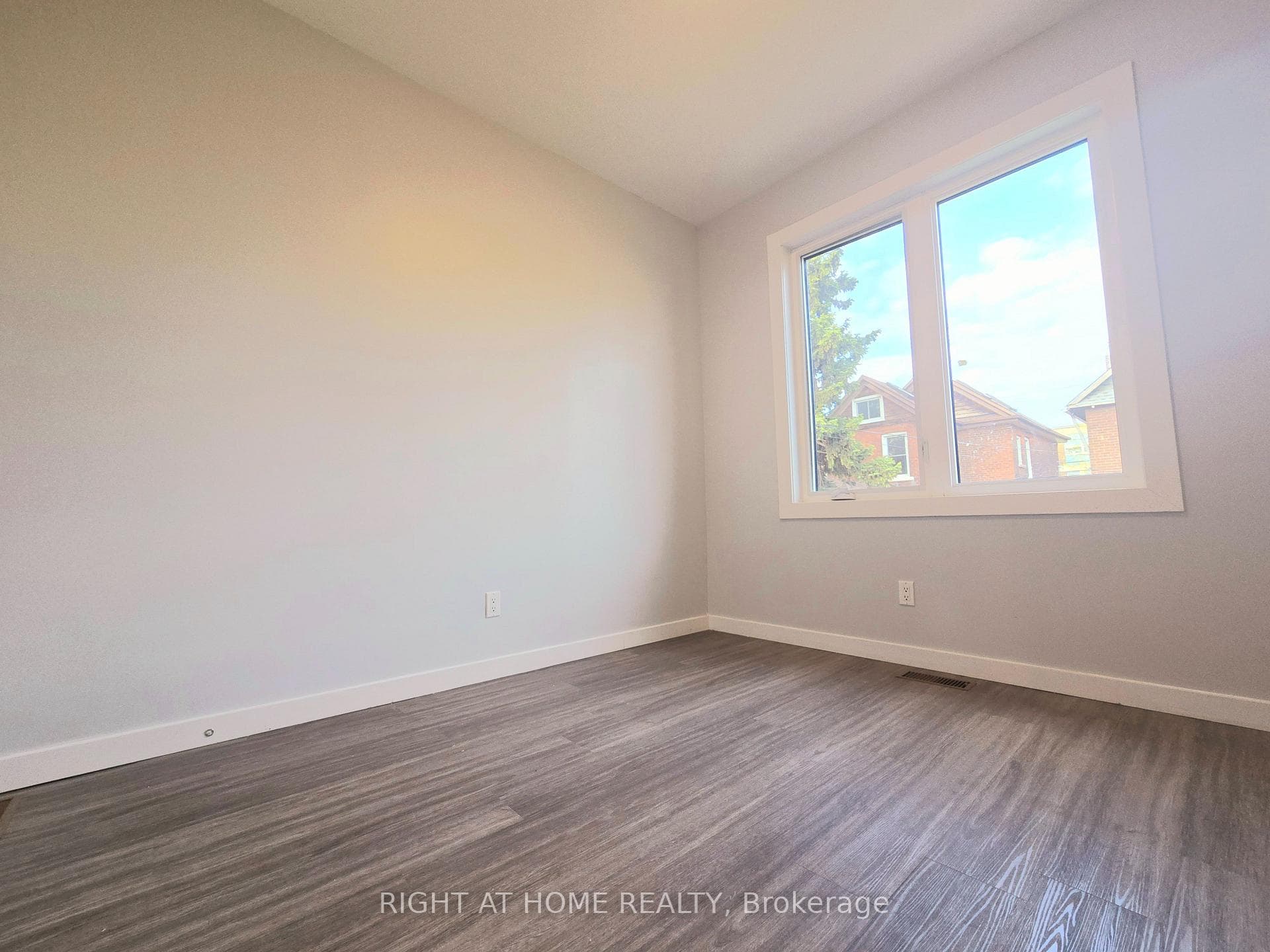 94 Barrington Avenue Unit Laneway Suite photo 22