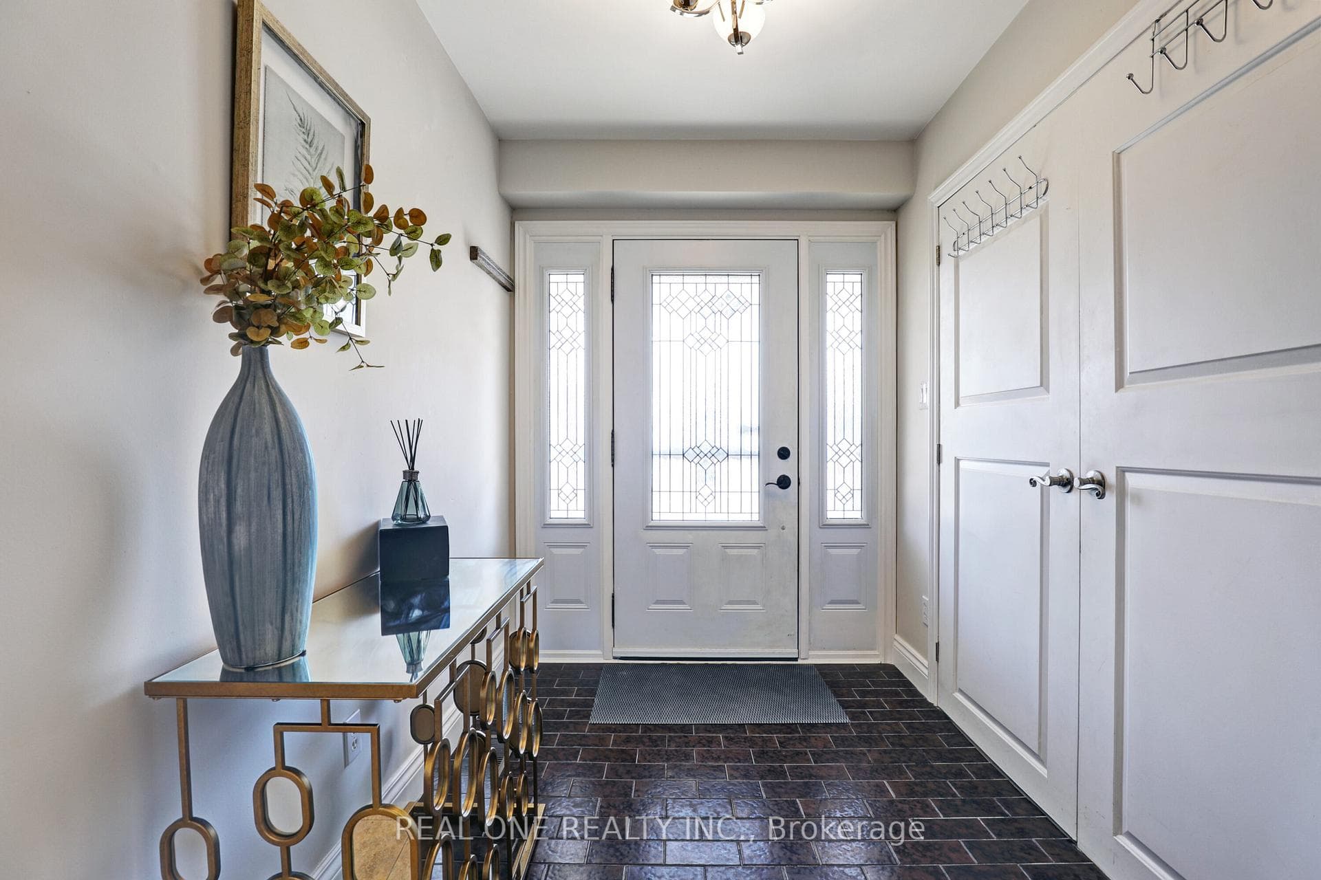 358 Carnaby Court photo 4