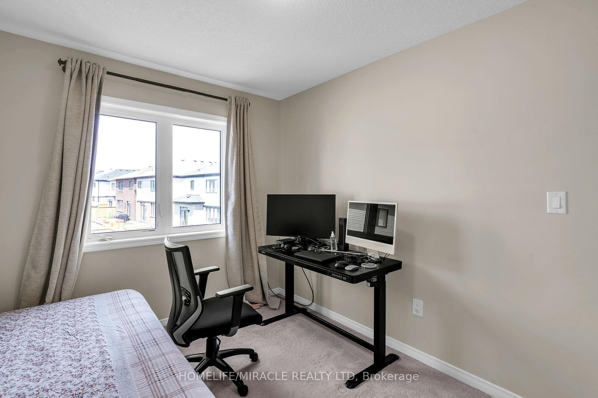 54 Maclachlan Avenue photo 28