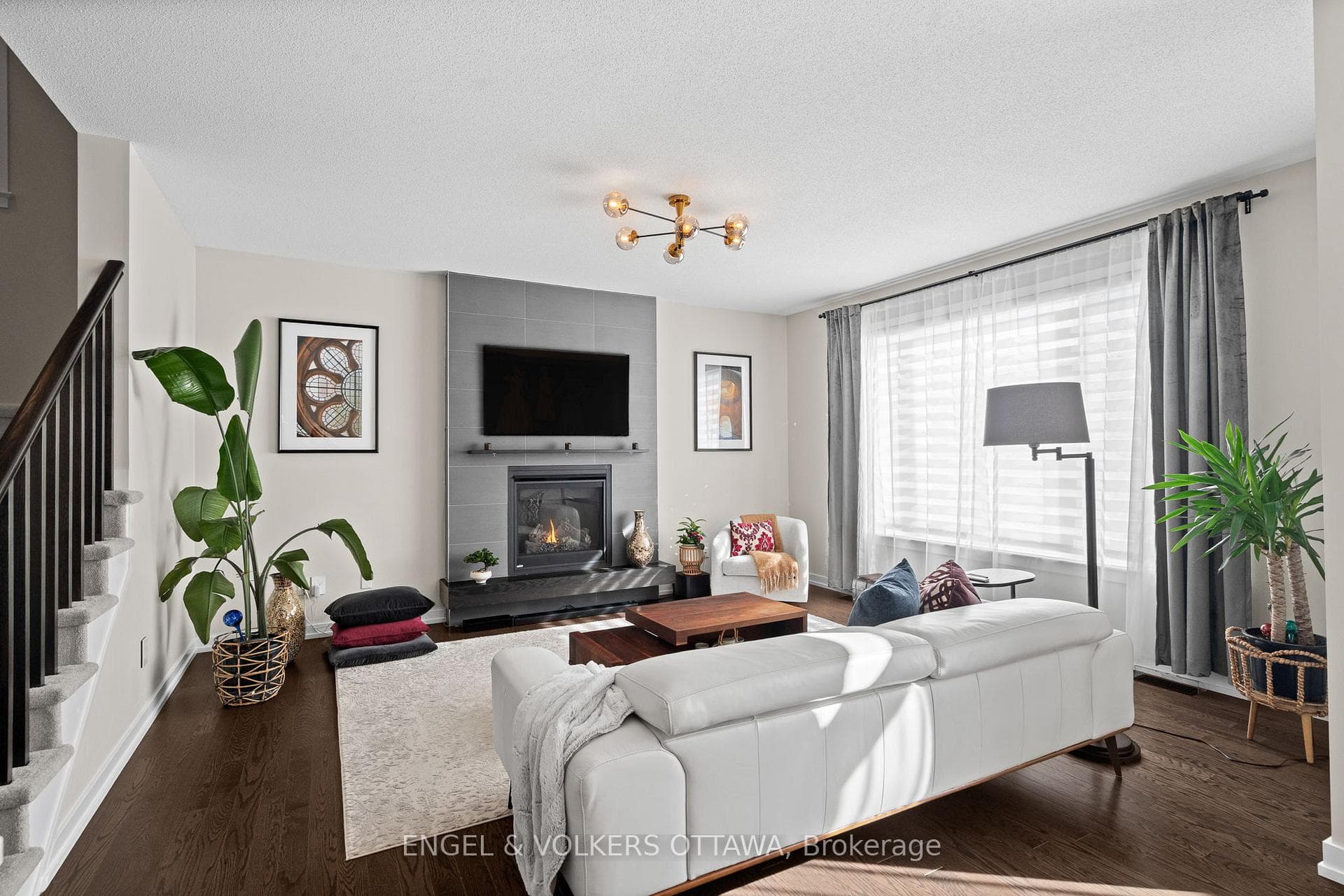 267 Sceptre Way photo 18