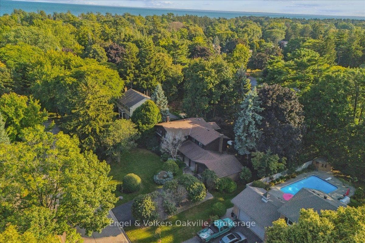 250 Gatestone Avenue photo 45
