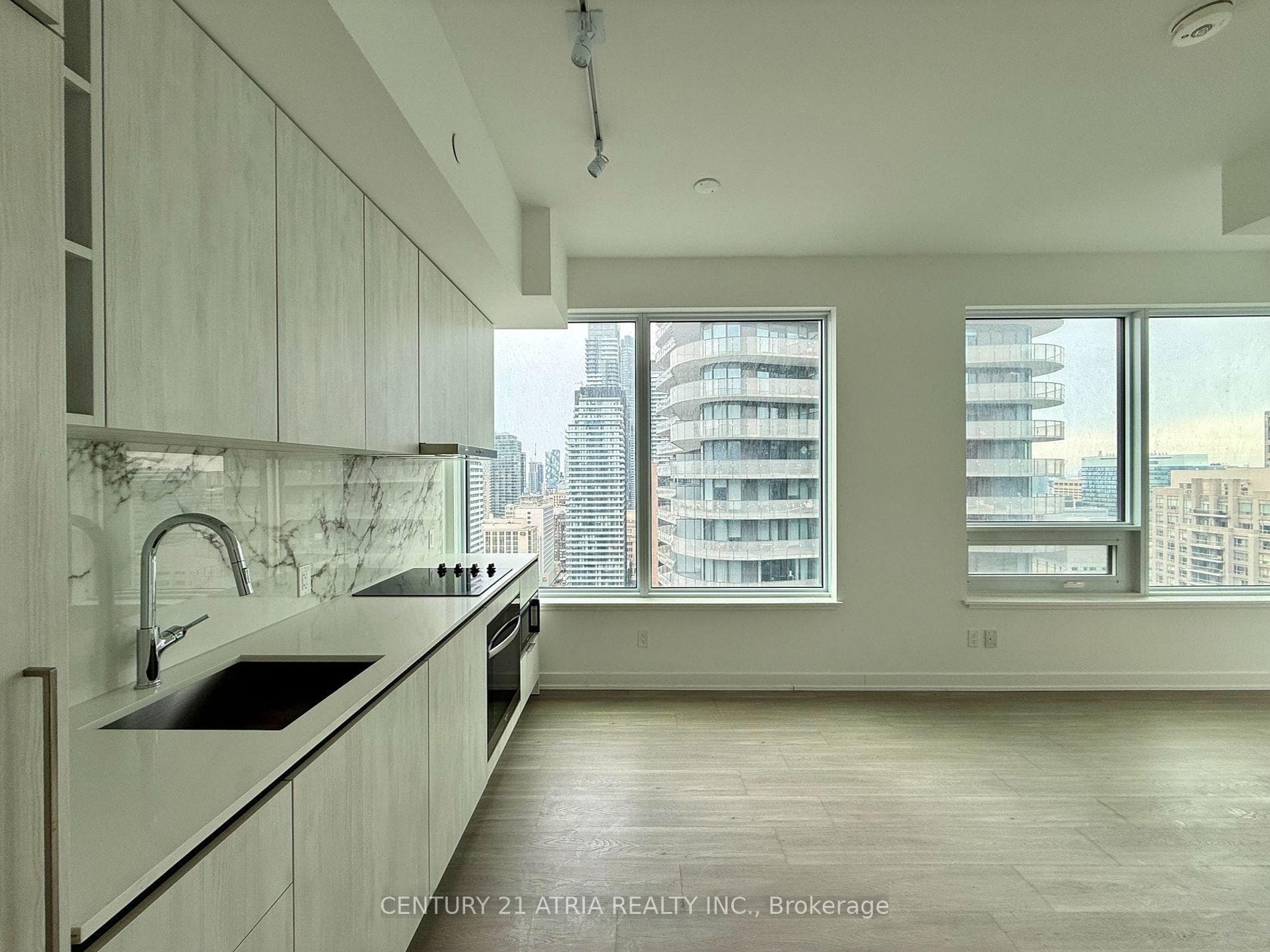 8 Wellesley Street Unit 3115 photo 2