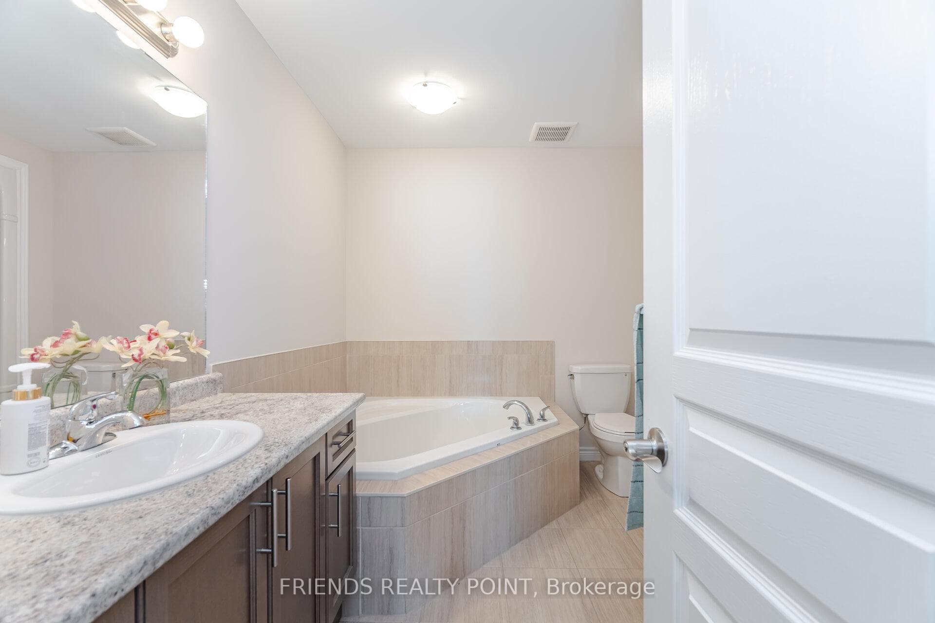 14 Bonhill Boulevard photo 24