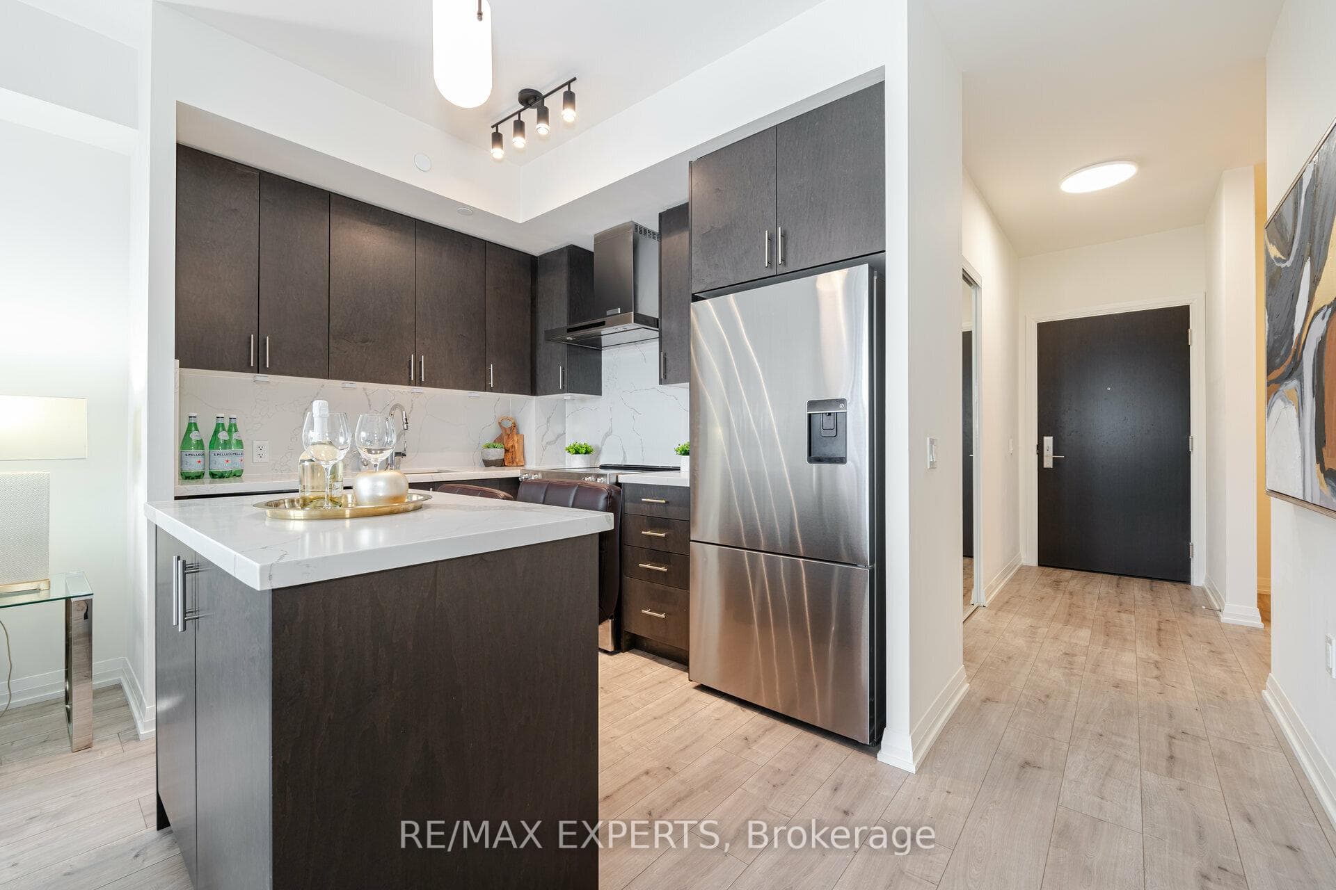 9000 Jane Street Unit 2010 photo 10