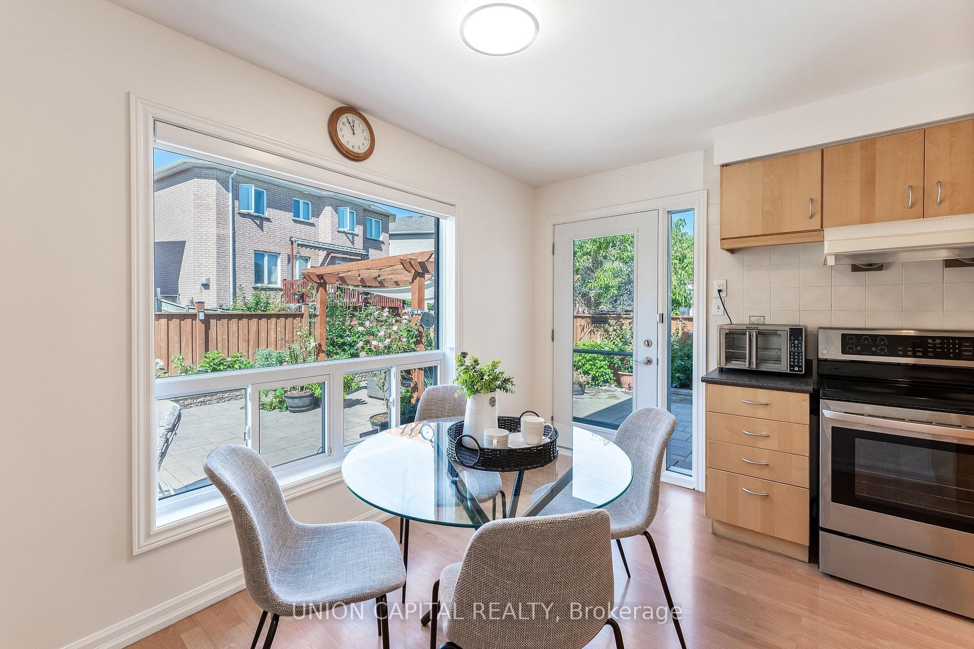307 Bristol Road photo 16