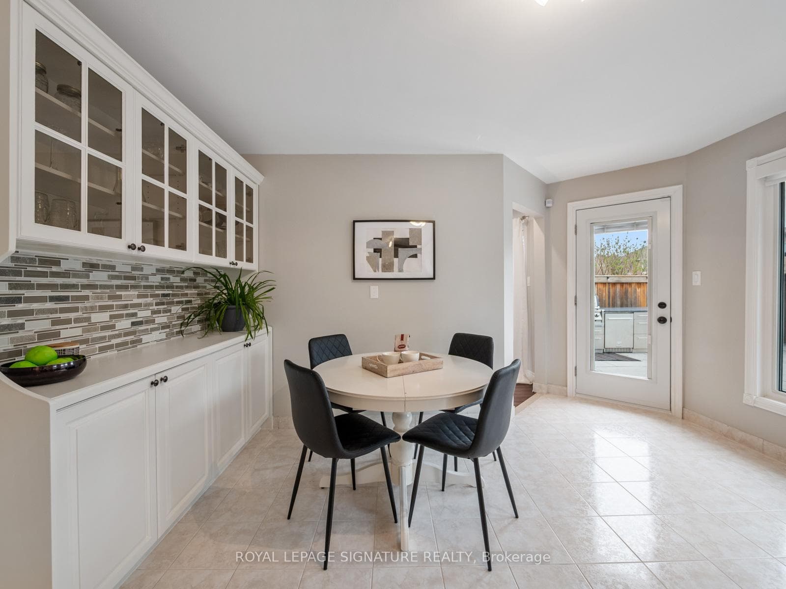 550 Barry Drive photo 10