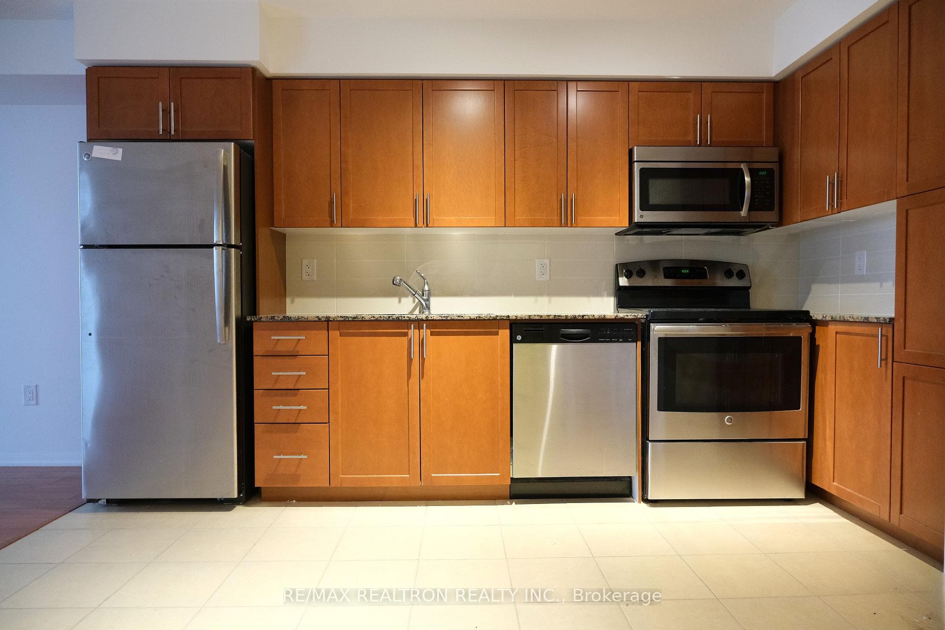 830 Lawrence Avenue Unit 1612 photo 8