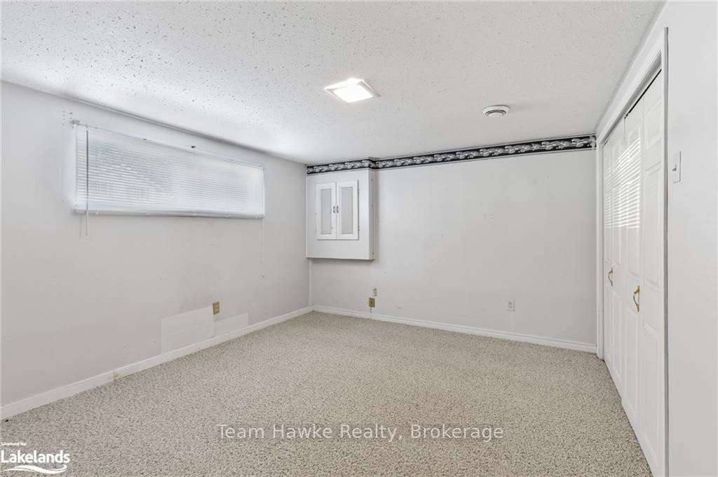 818 BIRCHWOOD Drive photo 20