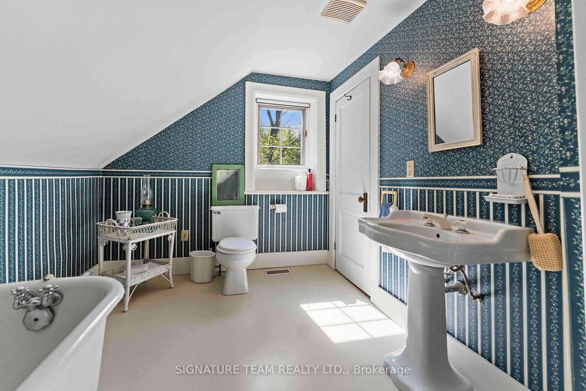 Second floor bathroom