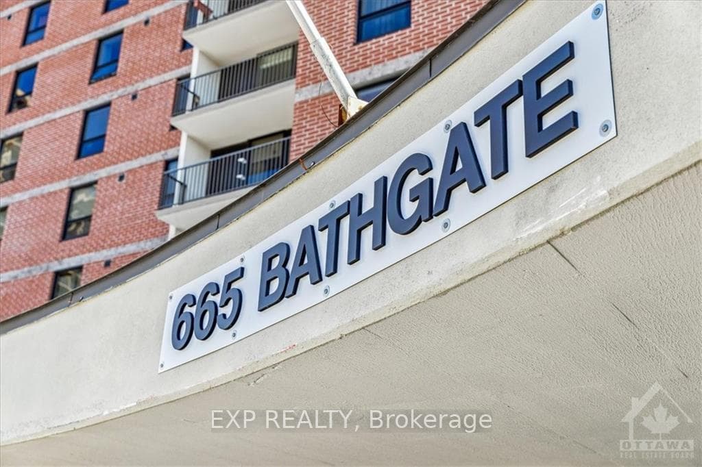 665 BATHGATE Drive Unit 1506 photo 2