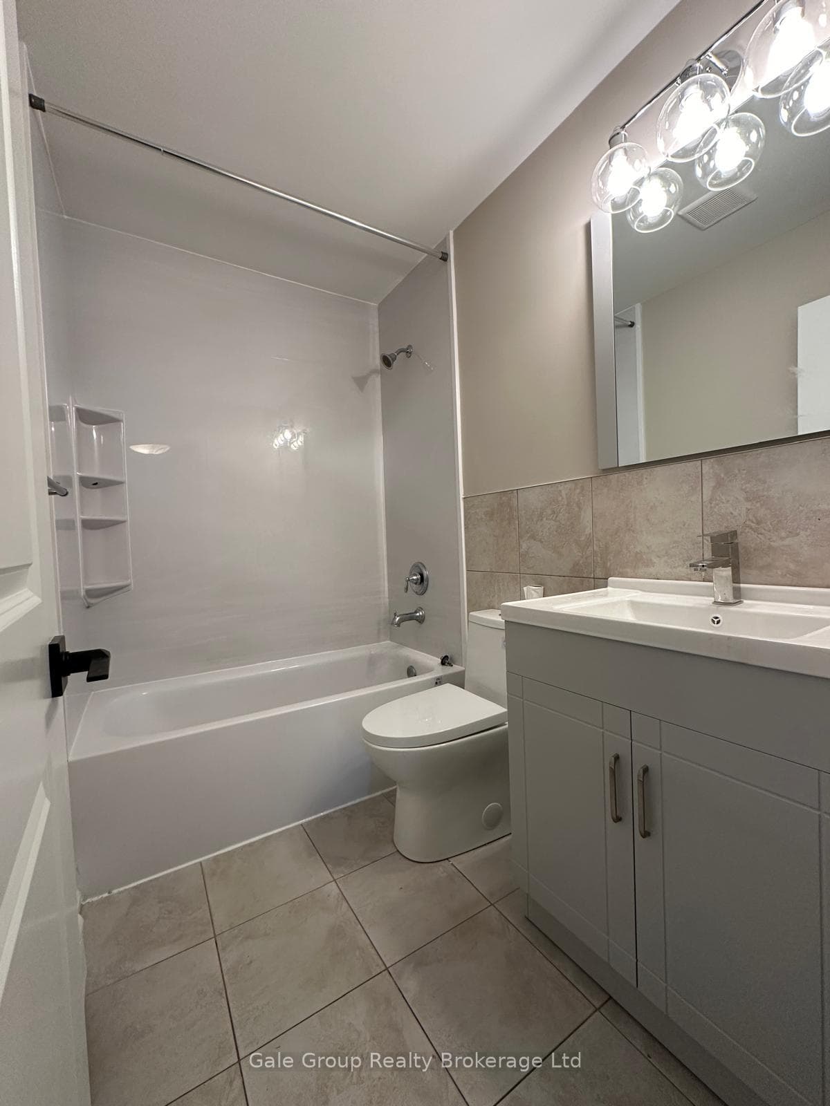 27 Paisley Boulevard Unit Unit 2 photo 5