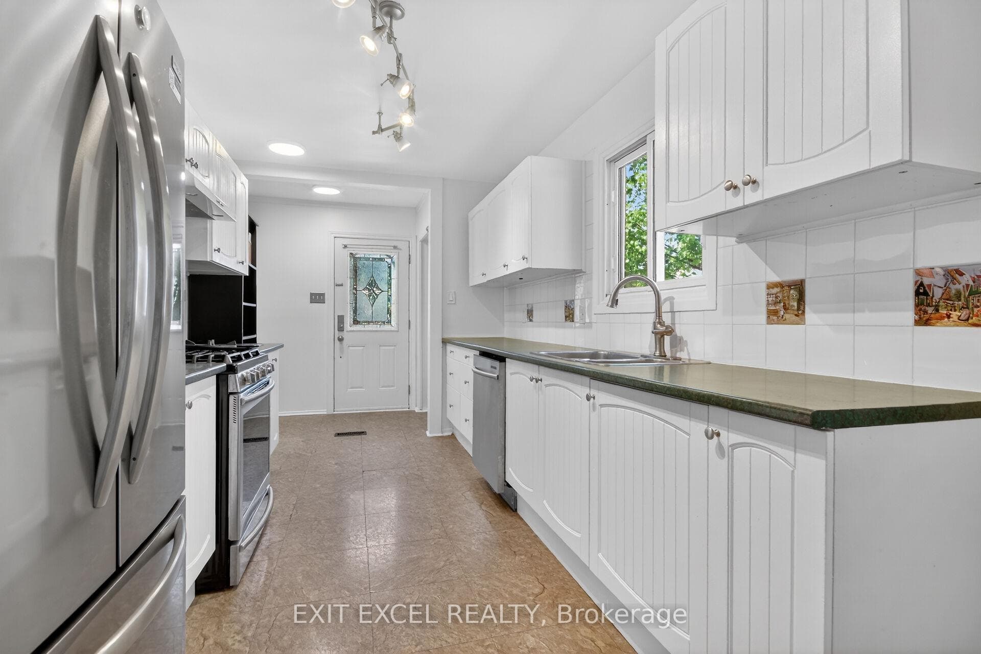 283 McElroy Drive photo 18