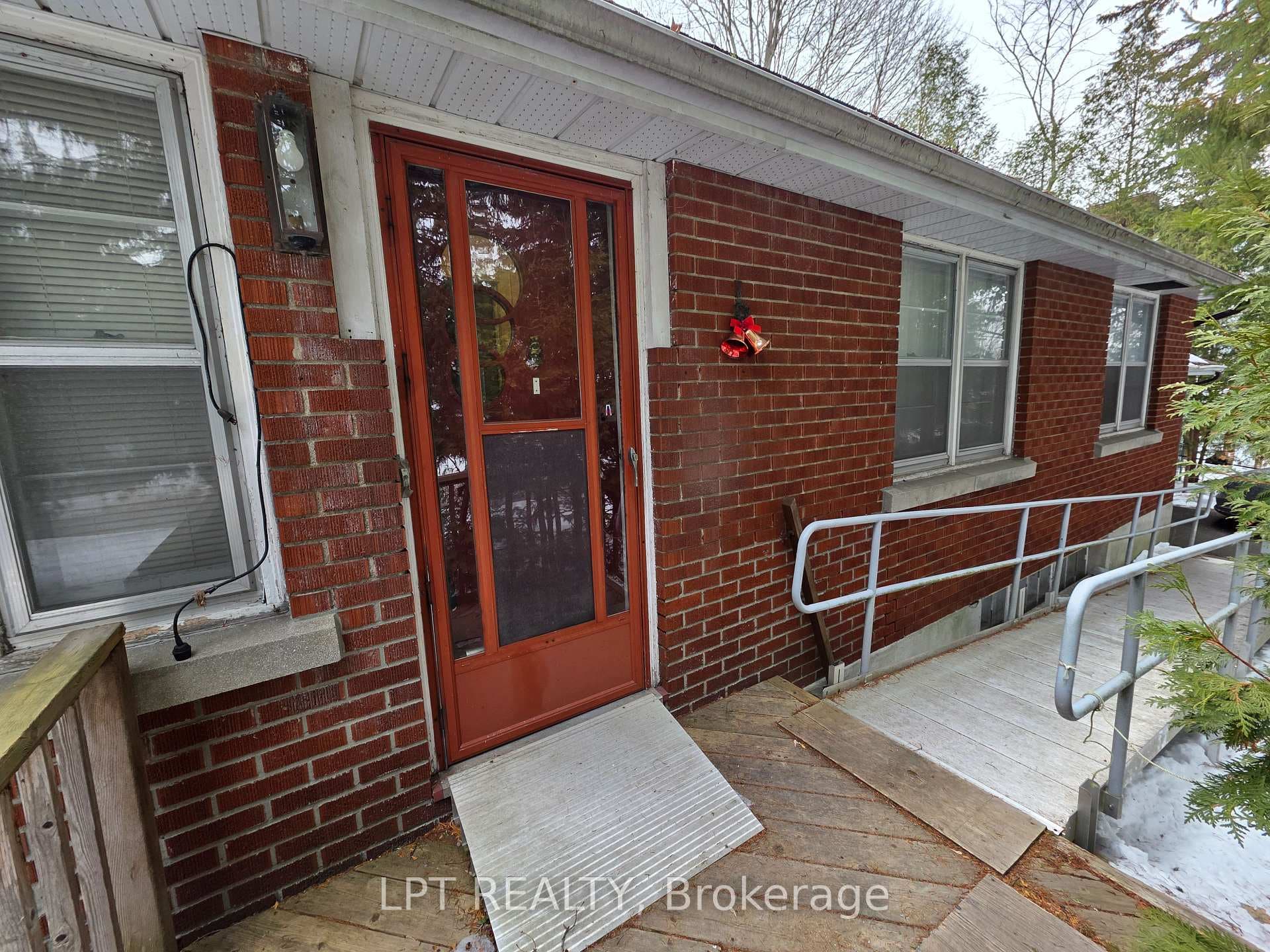 2306 Lawn Avenue photo 2