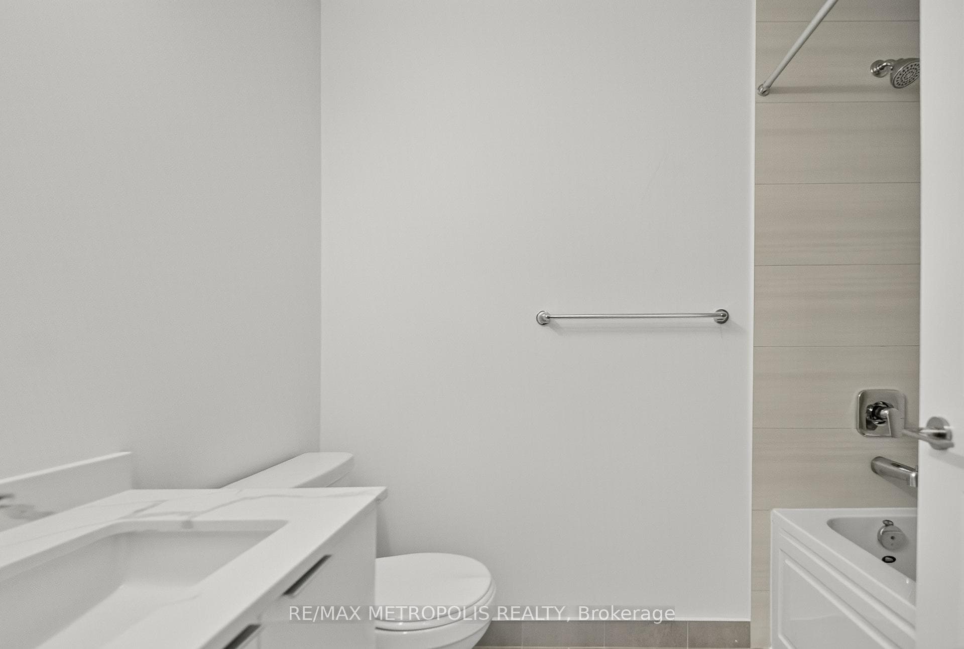 15 Watergarden Drive Unit 906 photo 10