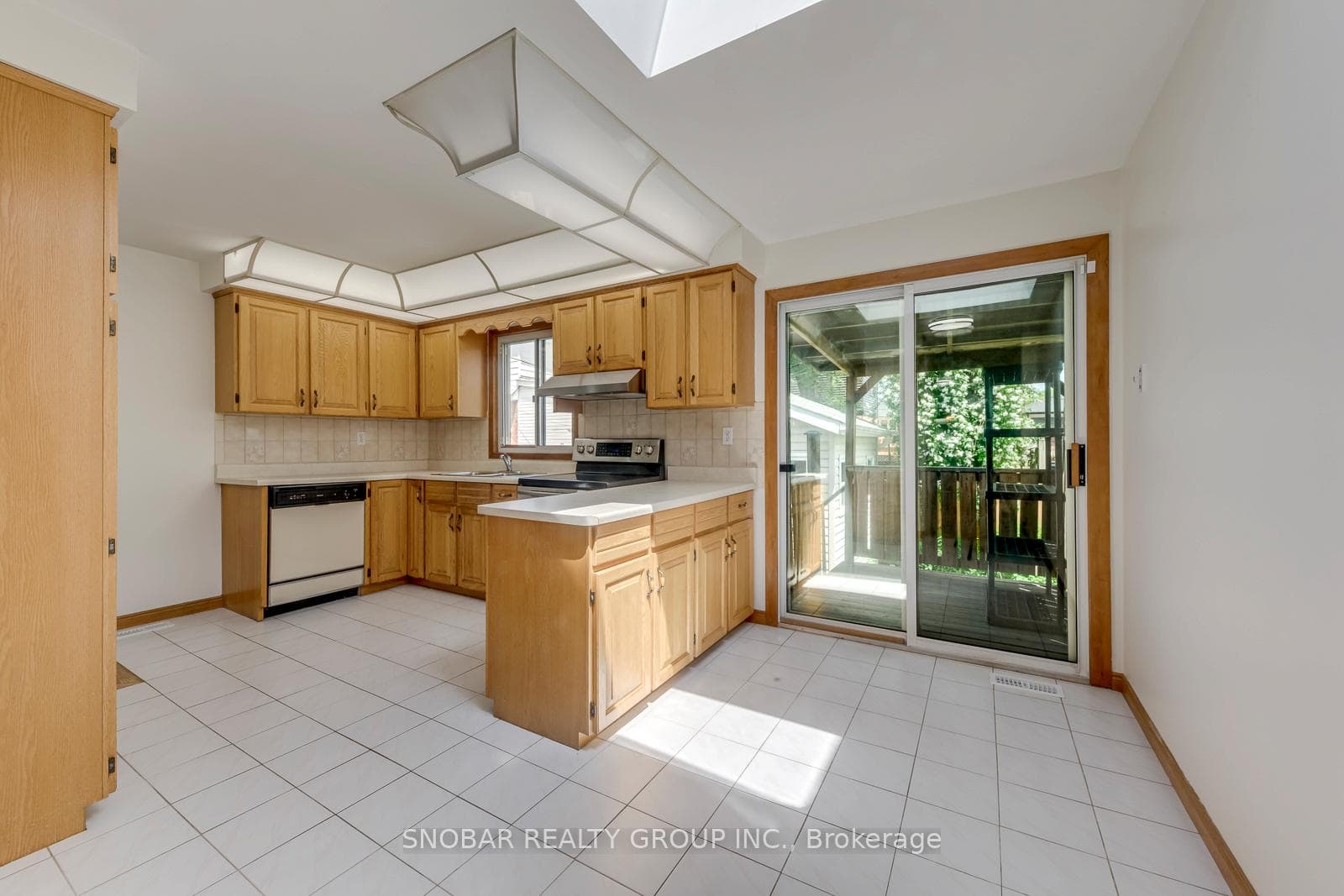 97 Guestville Avenue photo 16