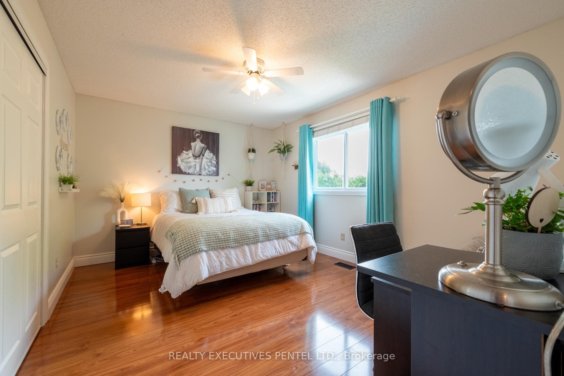 730 Daintry Crescent photo 21