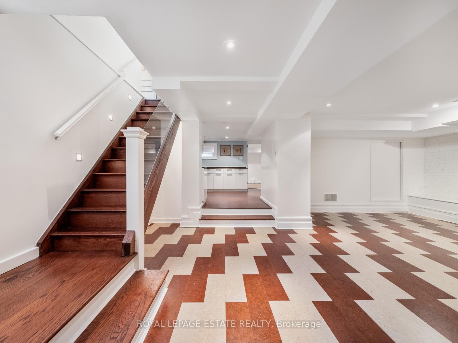 103 Silver Birch Avenue photo 37
