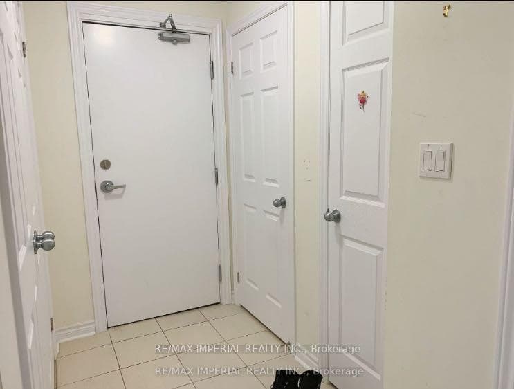 17 Eaton Park Lane Unit 2 photo 3