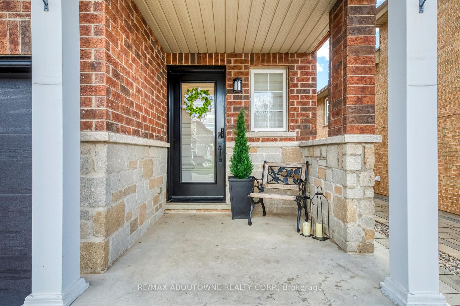 2034 Elmgrove Road photo 2