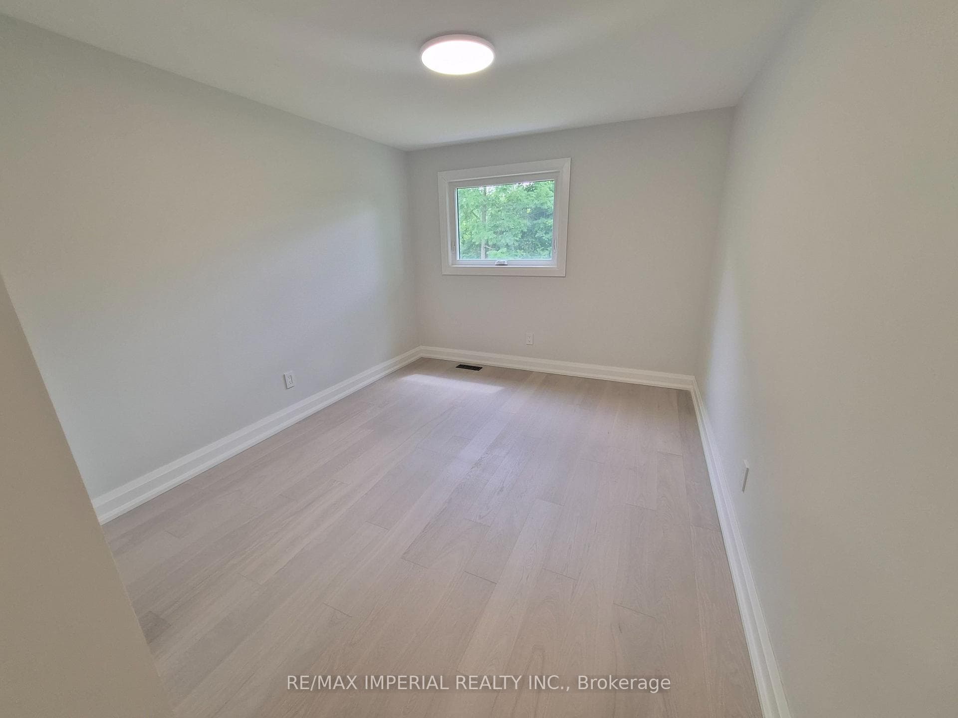 191 Avenue Road photo 33