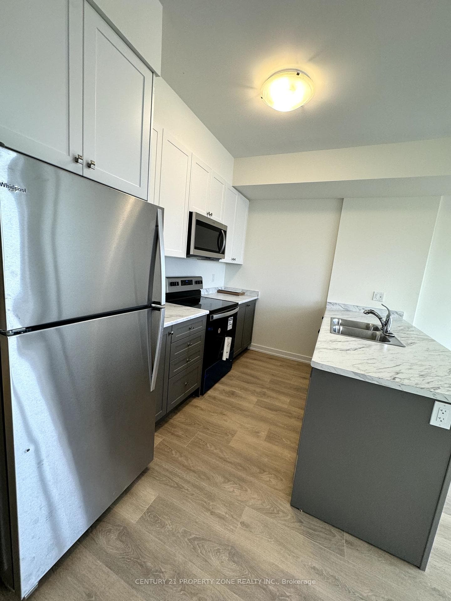 160 Densmore Road Unit 1401 photo 3