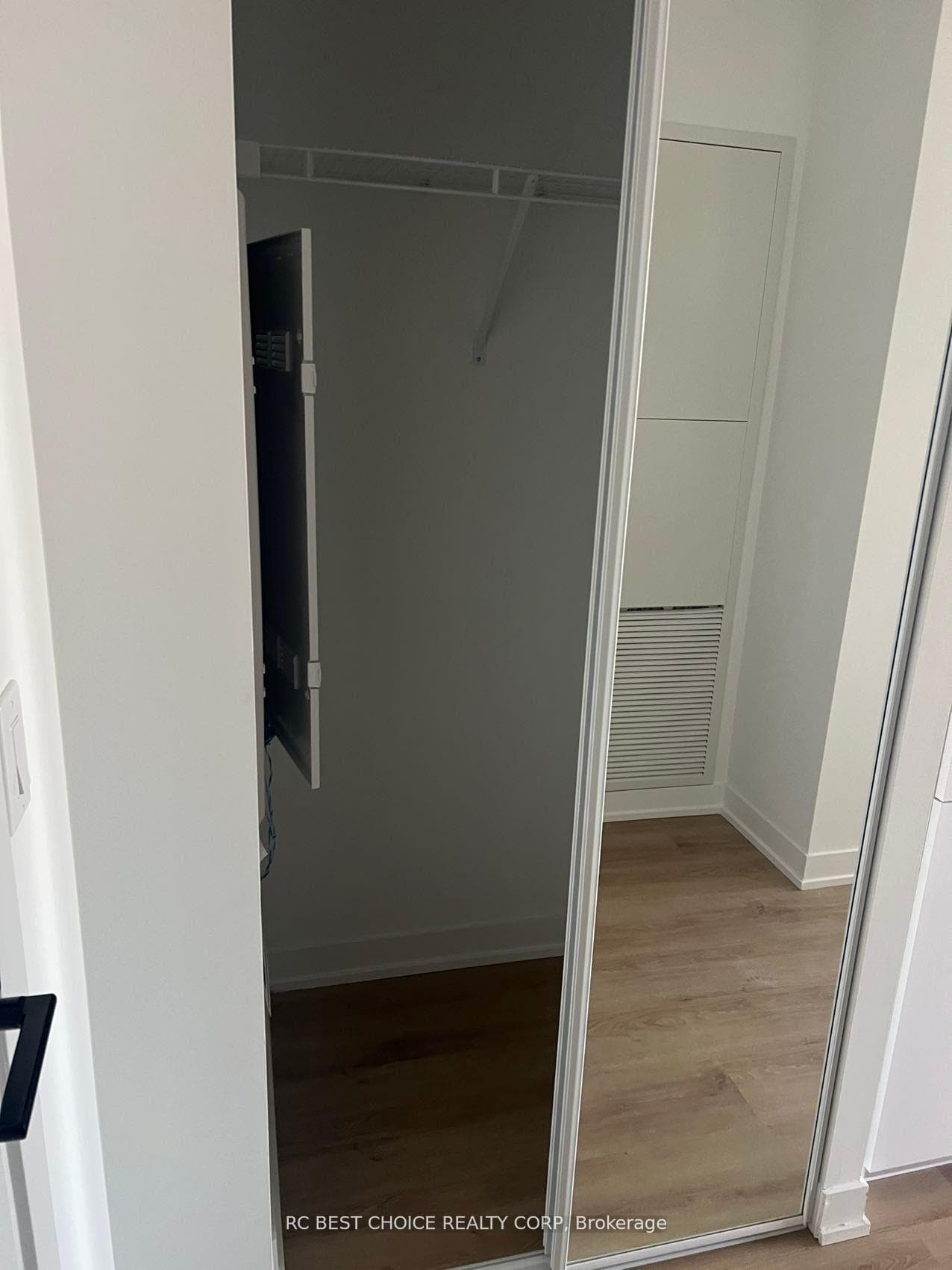 319 Jarvis Street Unit 1009 photo 5