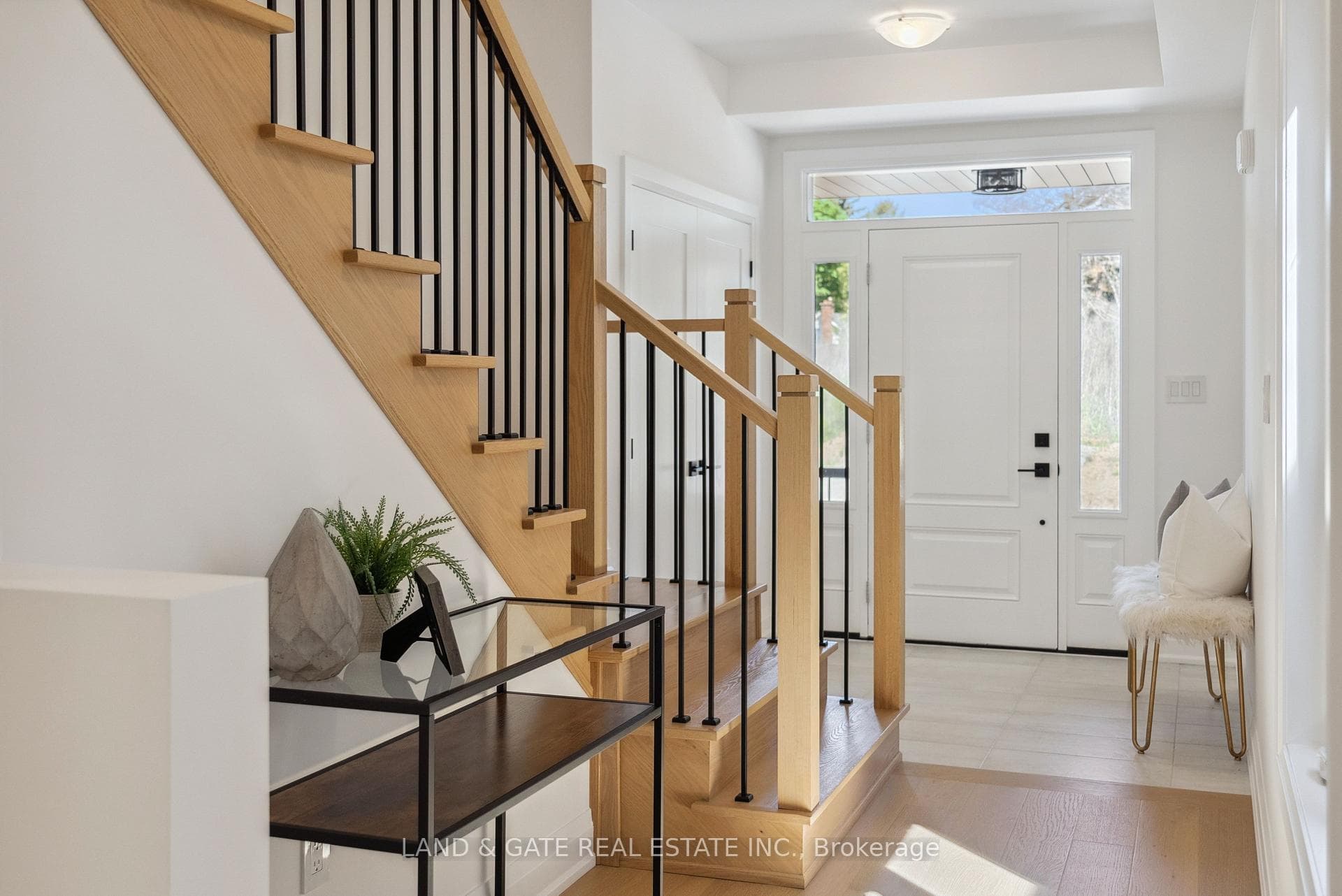997 Queensdale Avenue photo 9