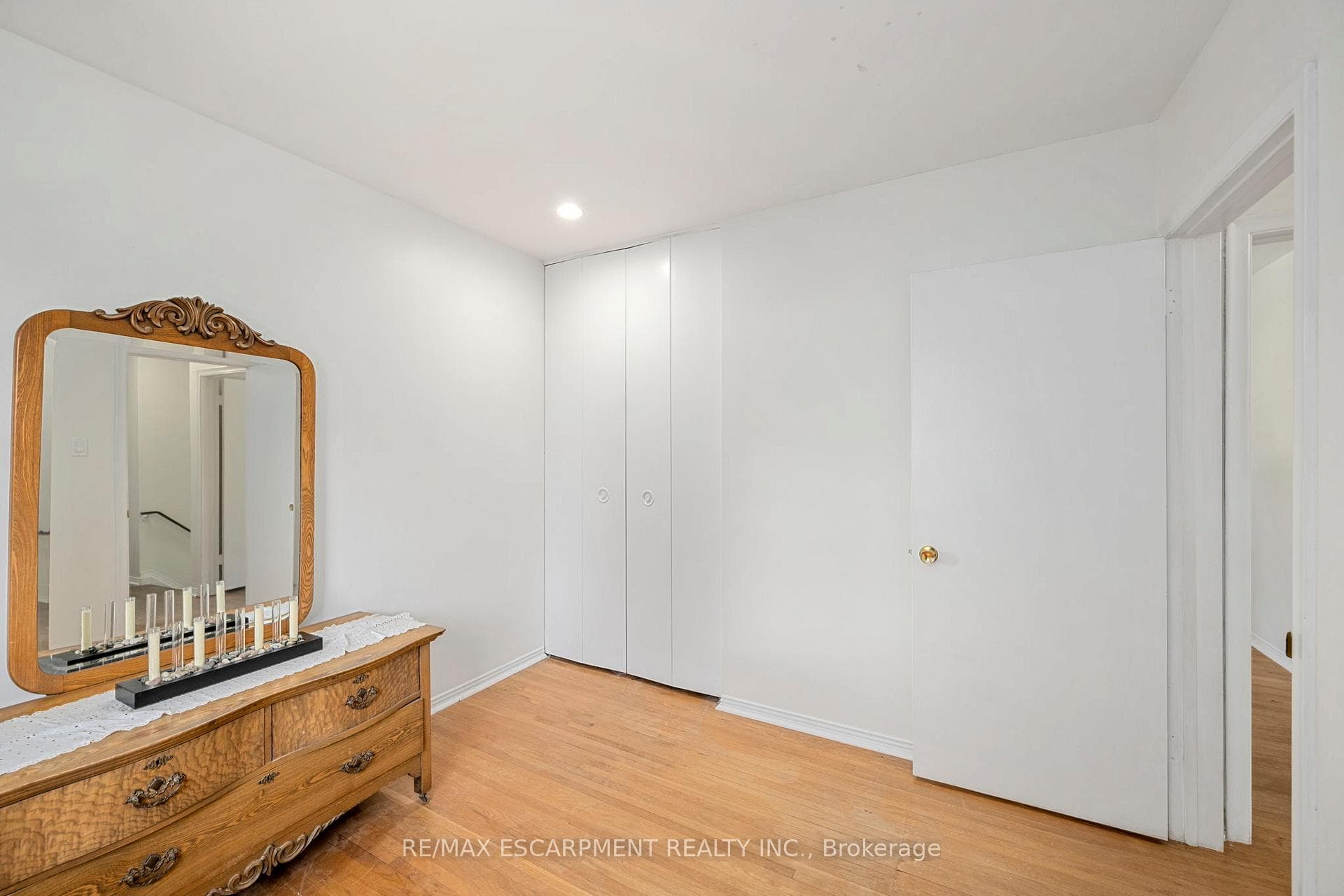 50 Queen Mary Crescent photo 25