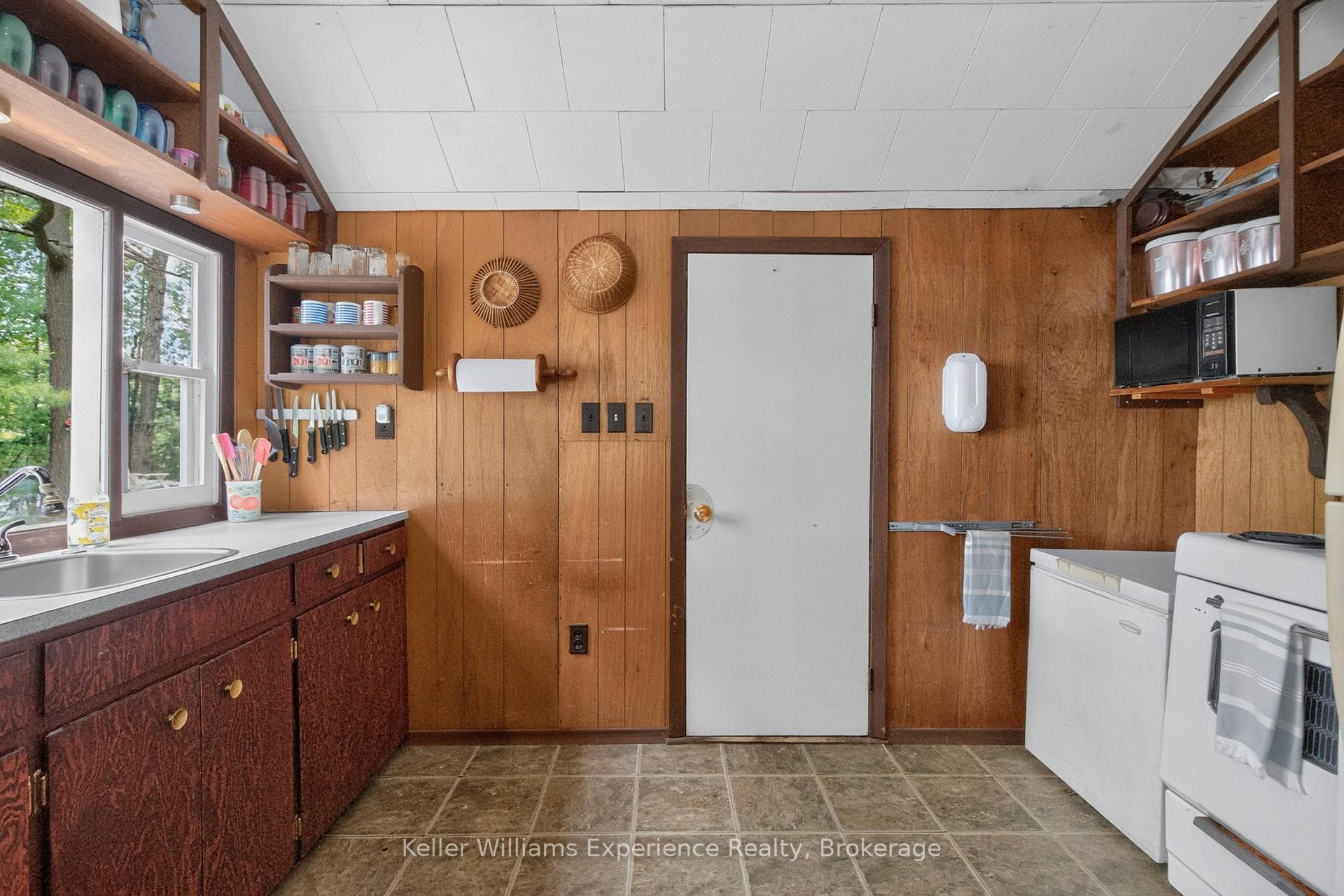 Main Cottage Kitchen