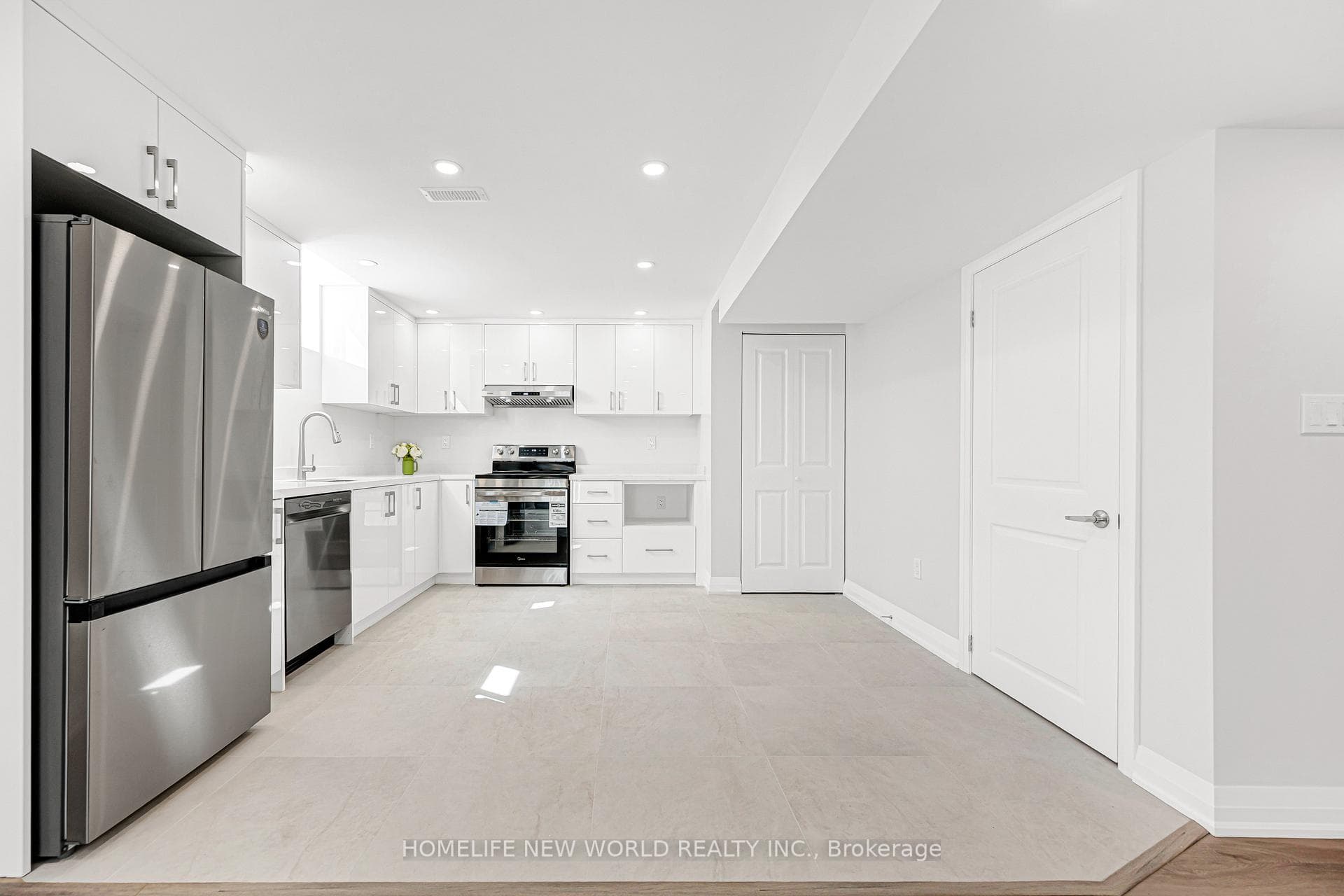 80 weslock Crescent photo 16