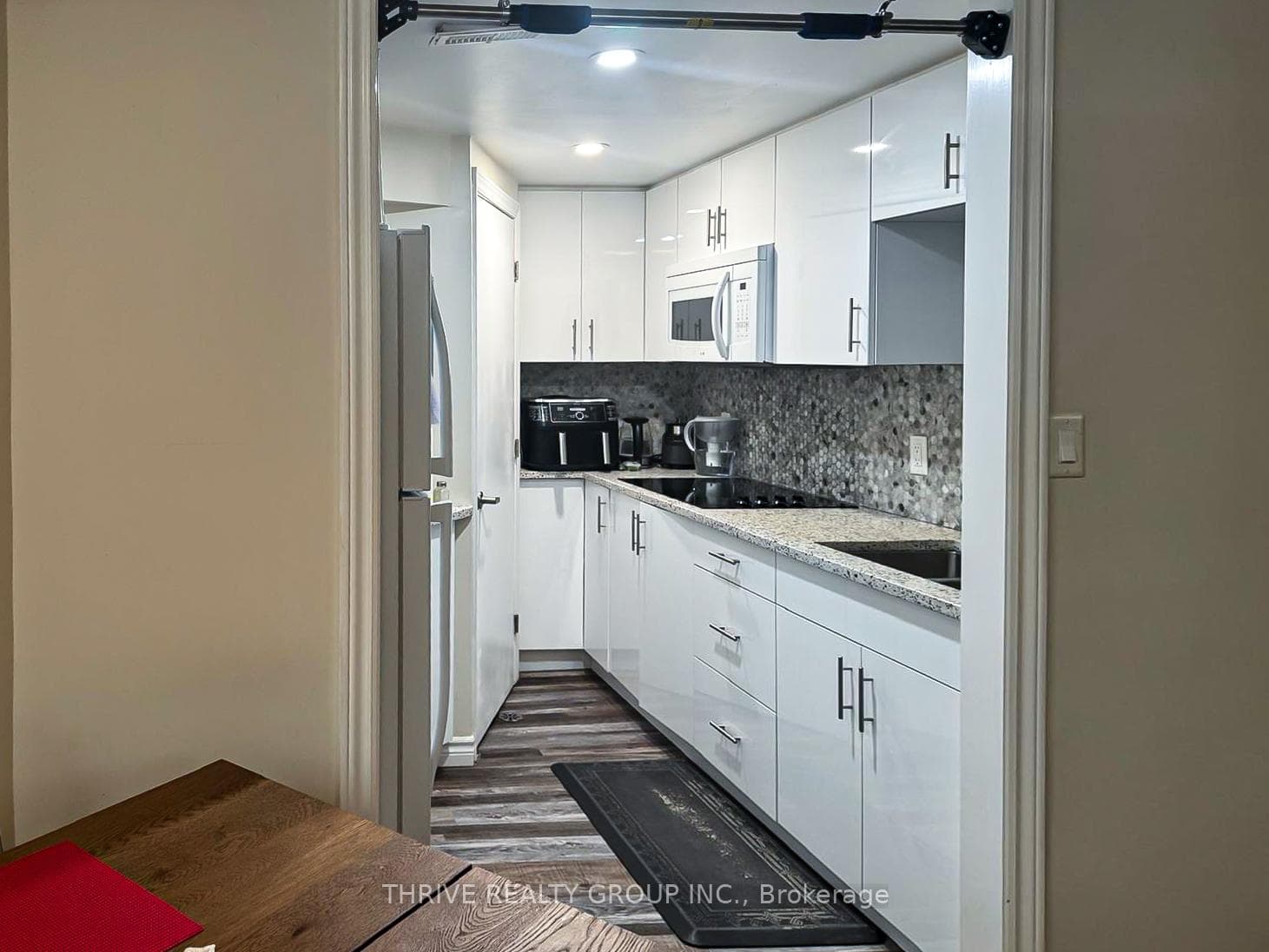 111 Meadowridge Road photo 28