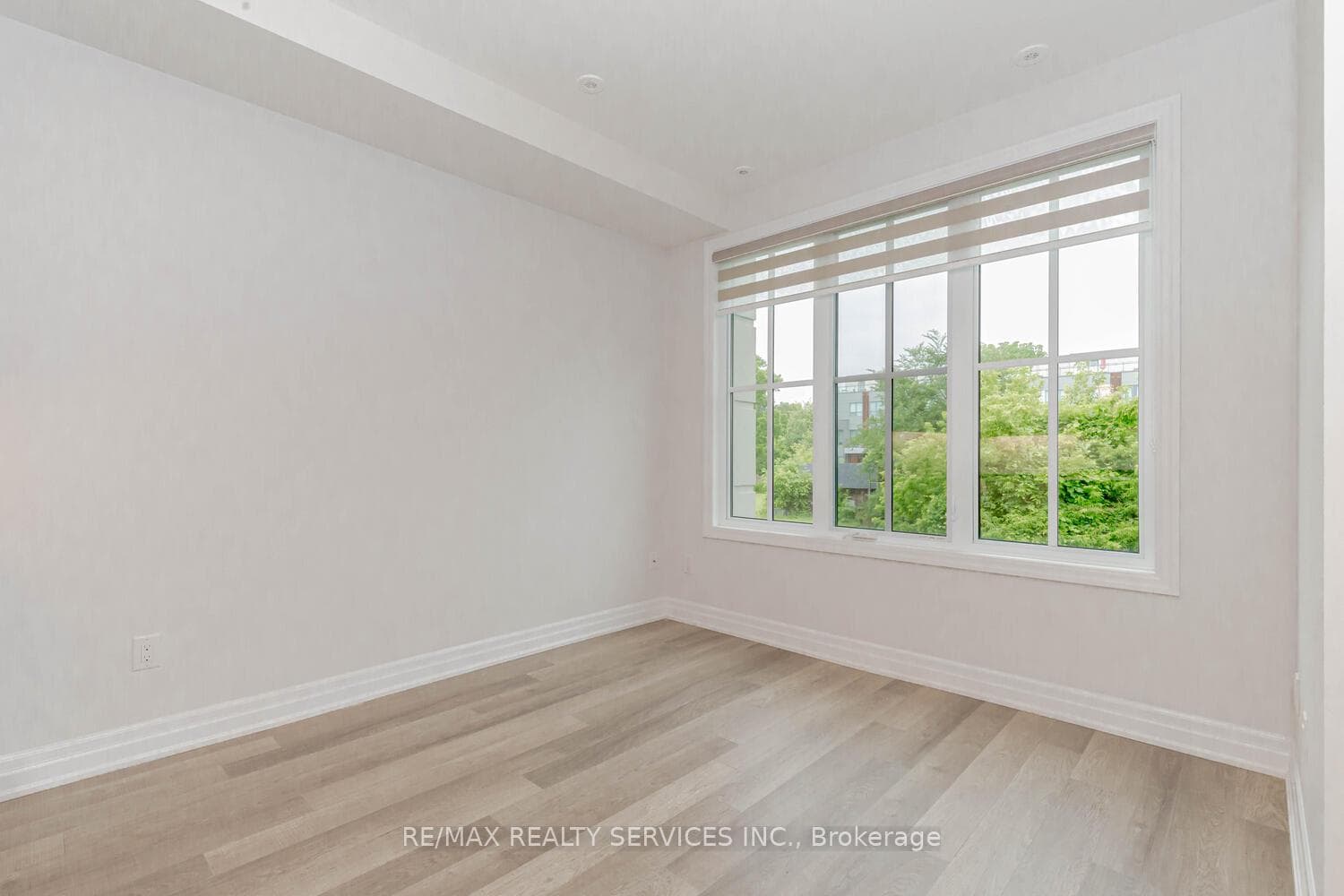 665 Cricklewood Drive Unit 729 photo 11