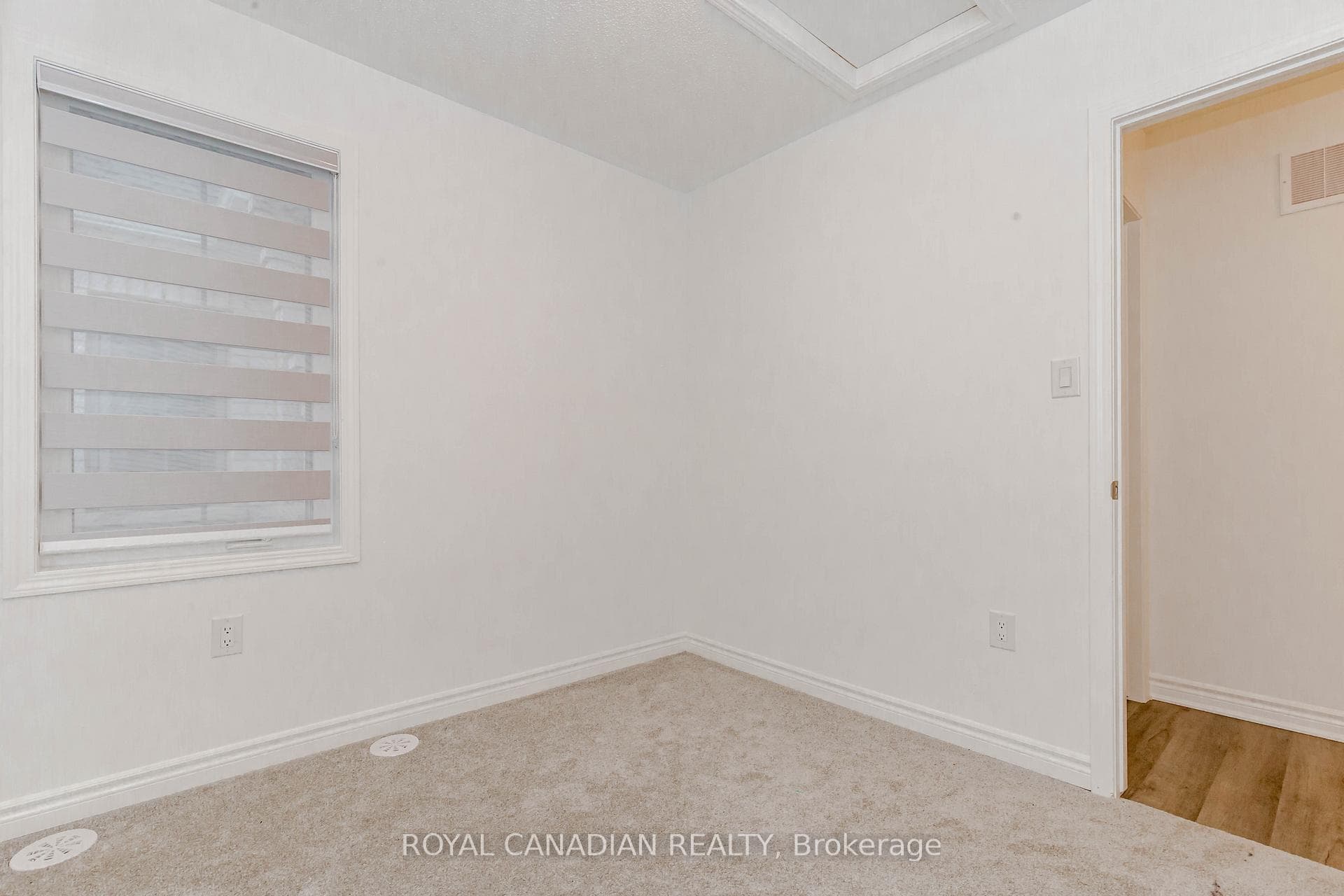 1519 Moira Crescent photo 33