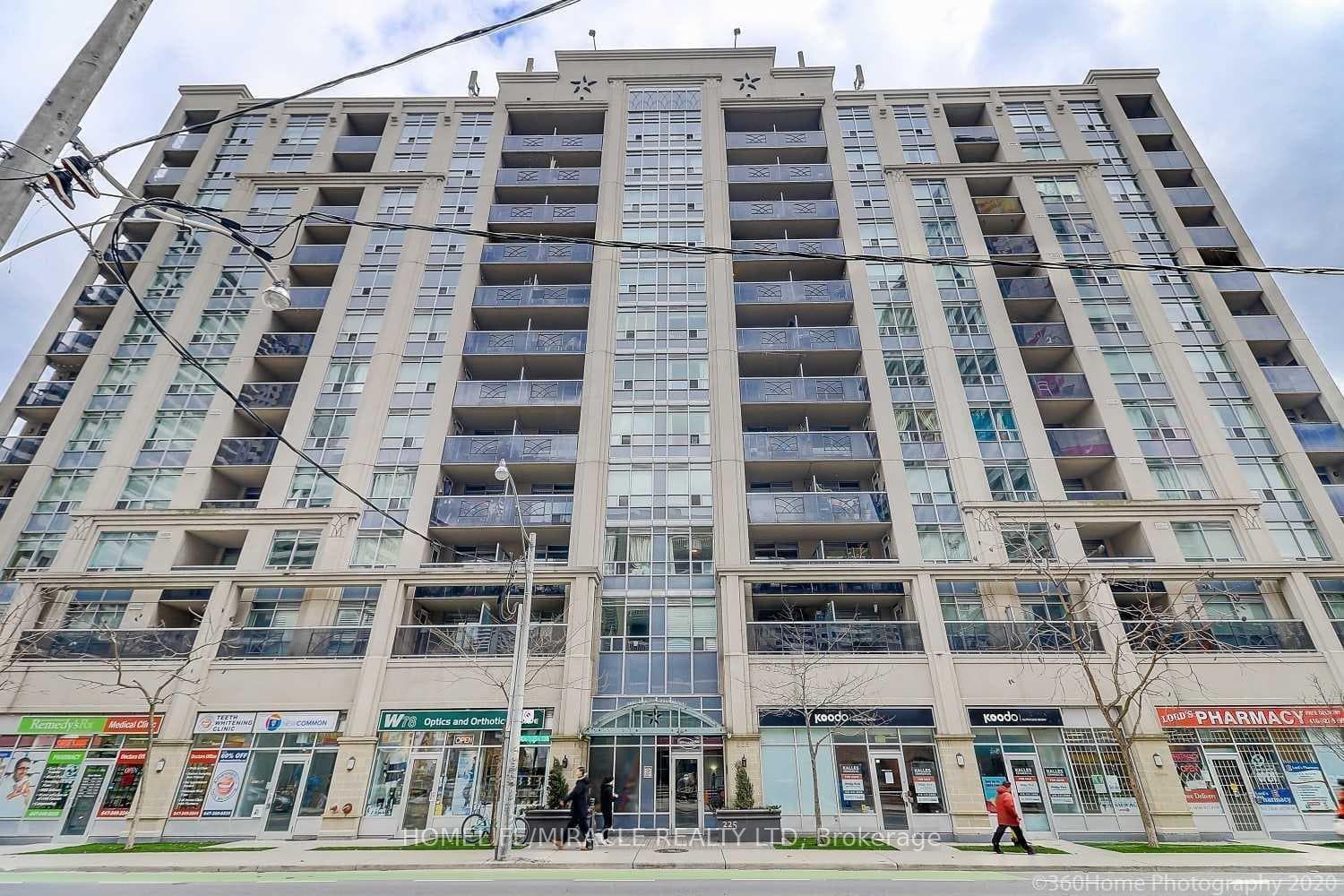 225 Wellesley Street Unit 607 photo 1