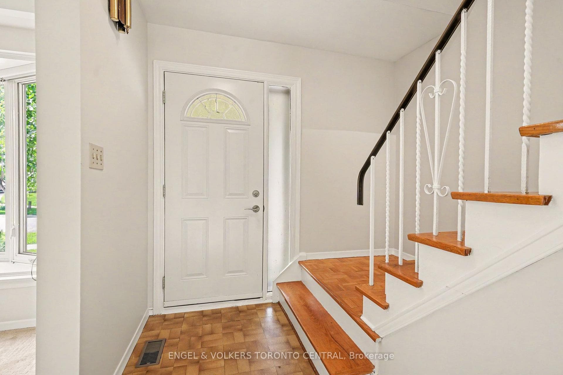 45 Edilou Drive photo 3