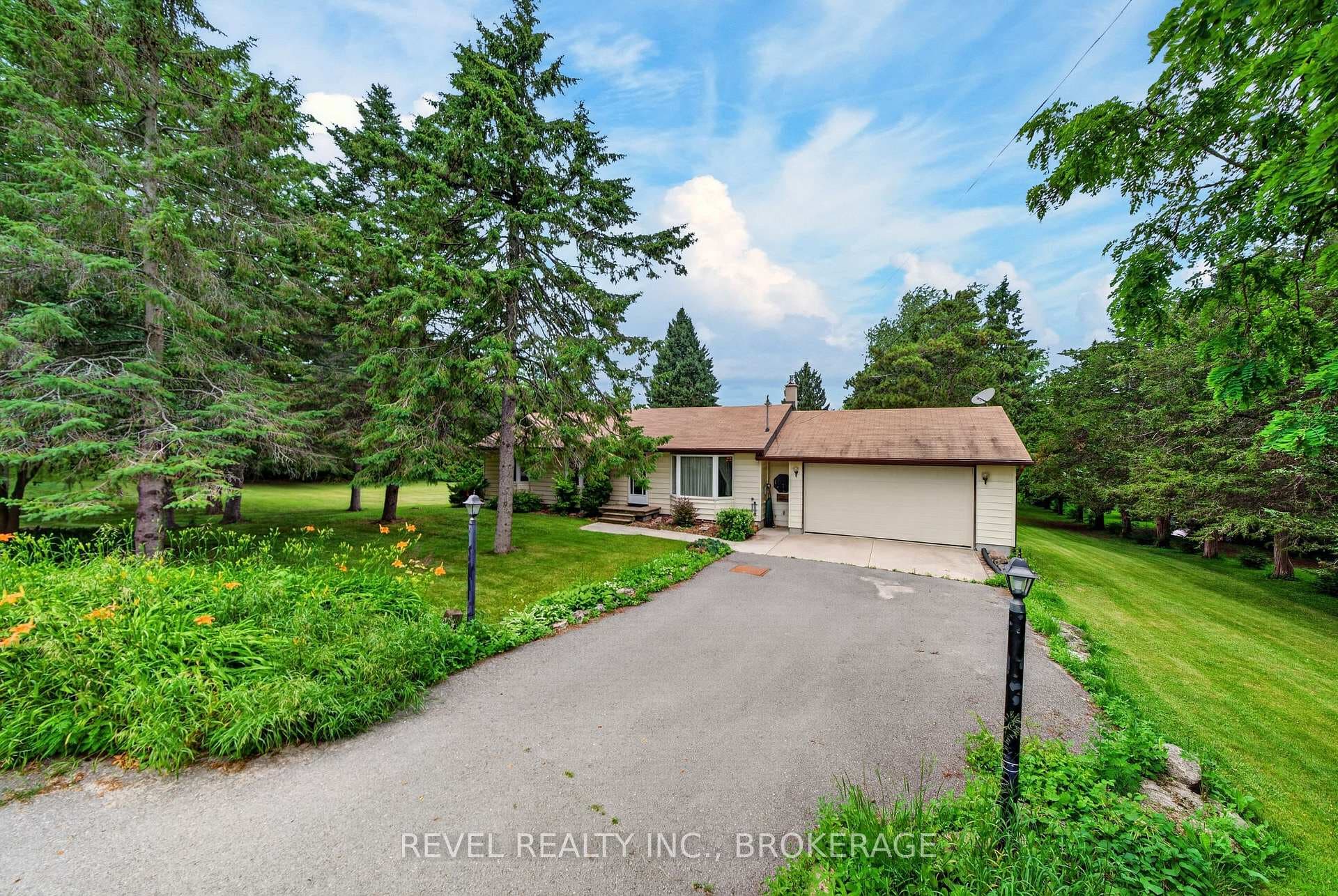 4453 Latimer Road photo 1