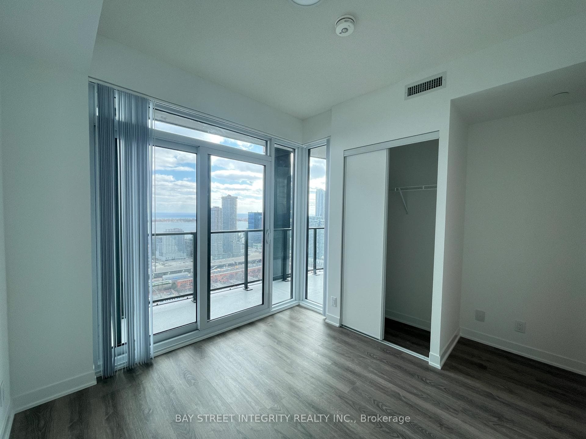 180 Front Street Unit 4210 photo 7