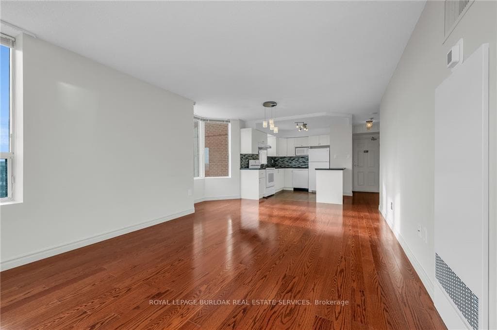 1270 Maple Crossing Boulevard Unit 1901 photo 6