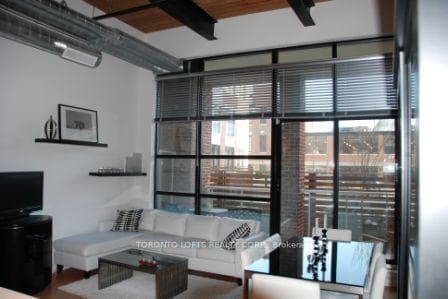 43 Hanna Avenue Unit 118 photo 2